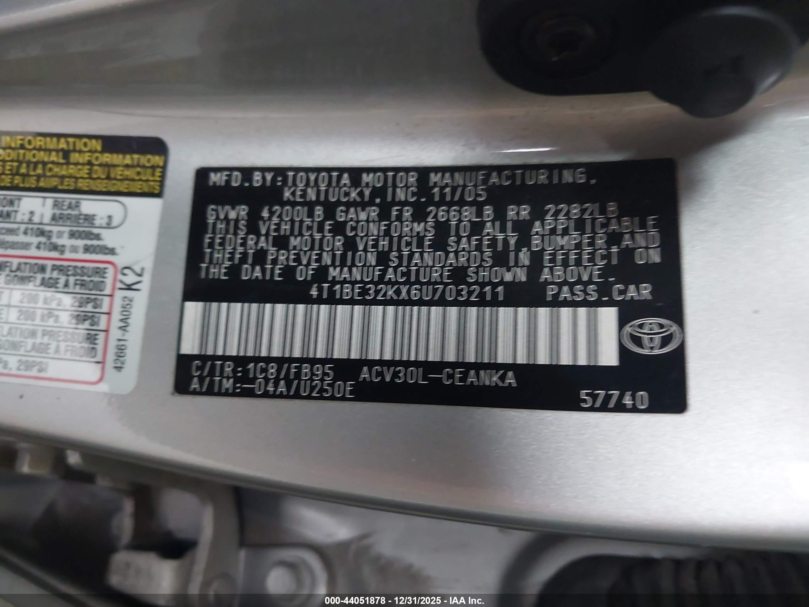 TOYOTA CAMRY image 9
