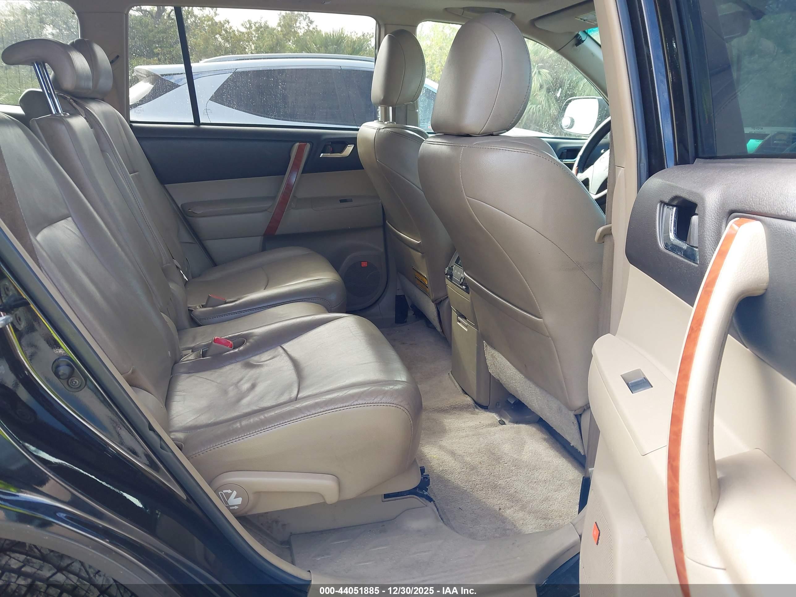 TOYOTA HIGHLANDER image 8