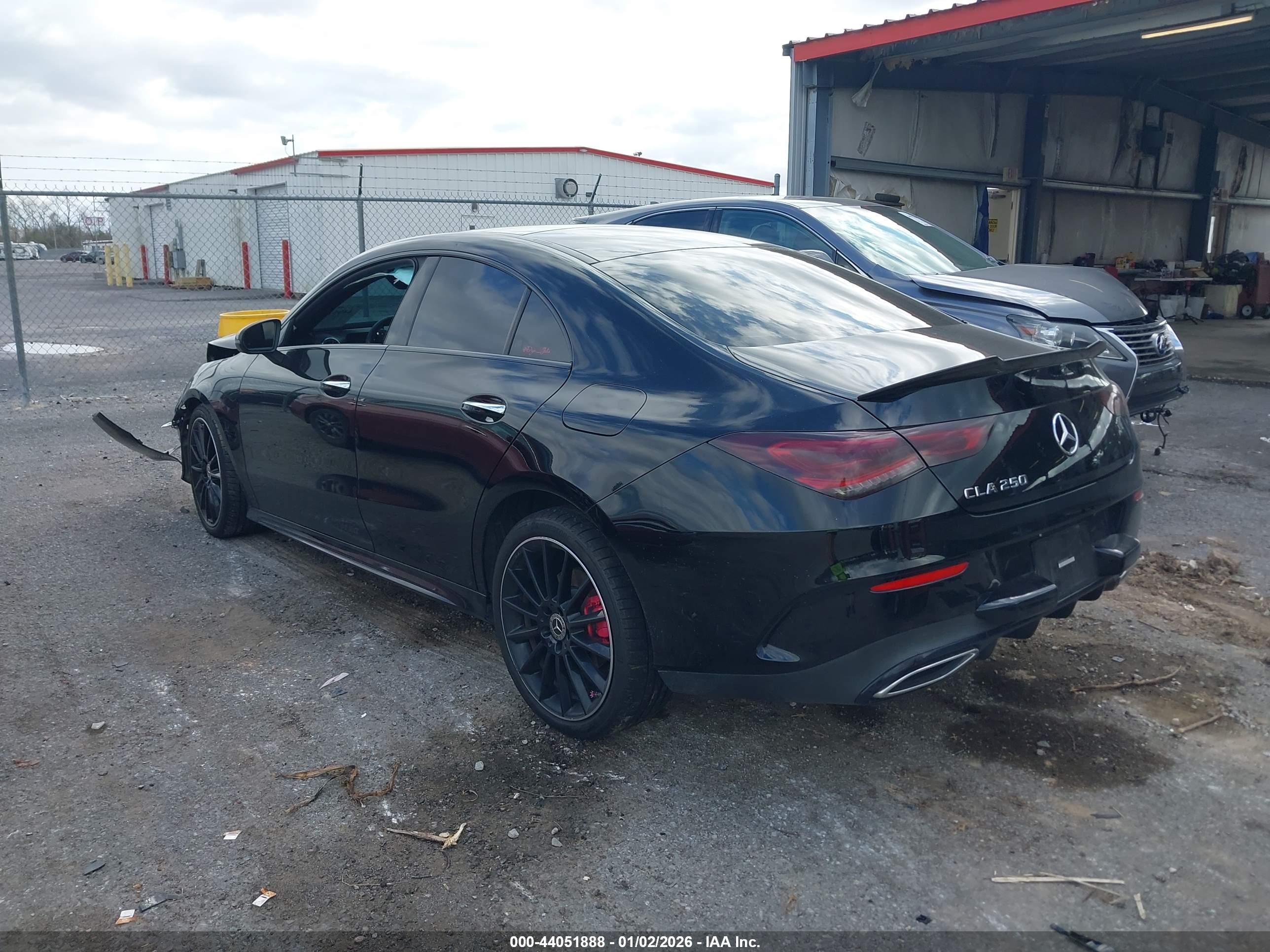 MERCEDES-BENZ CLA image 3