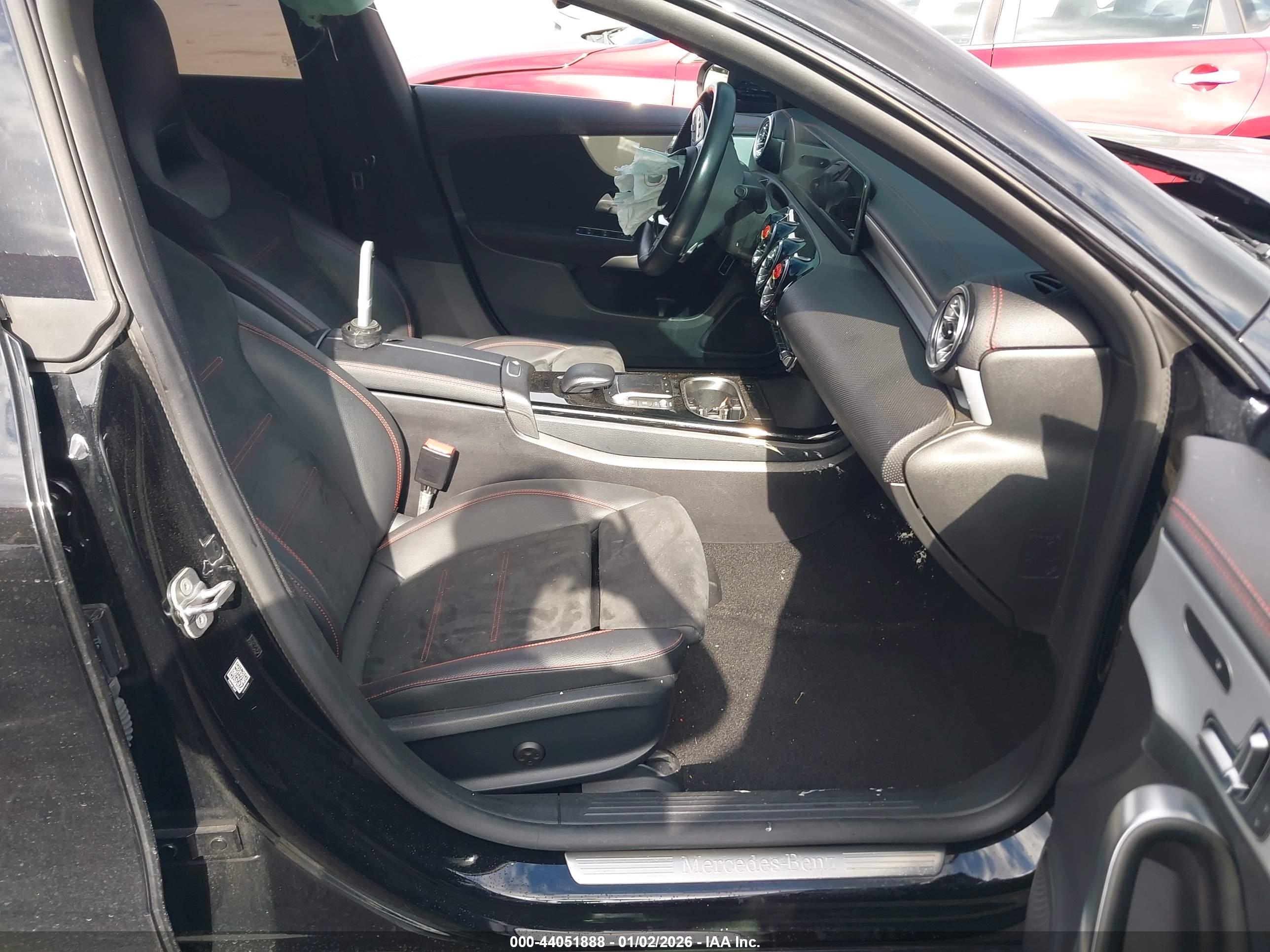 MERCEDES-BENZ CLA image 5