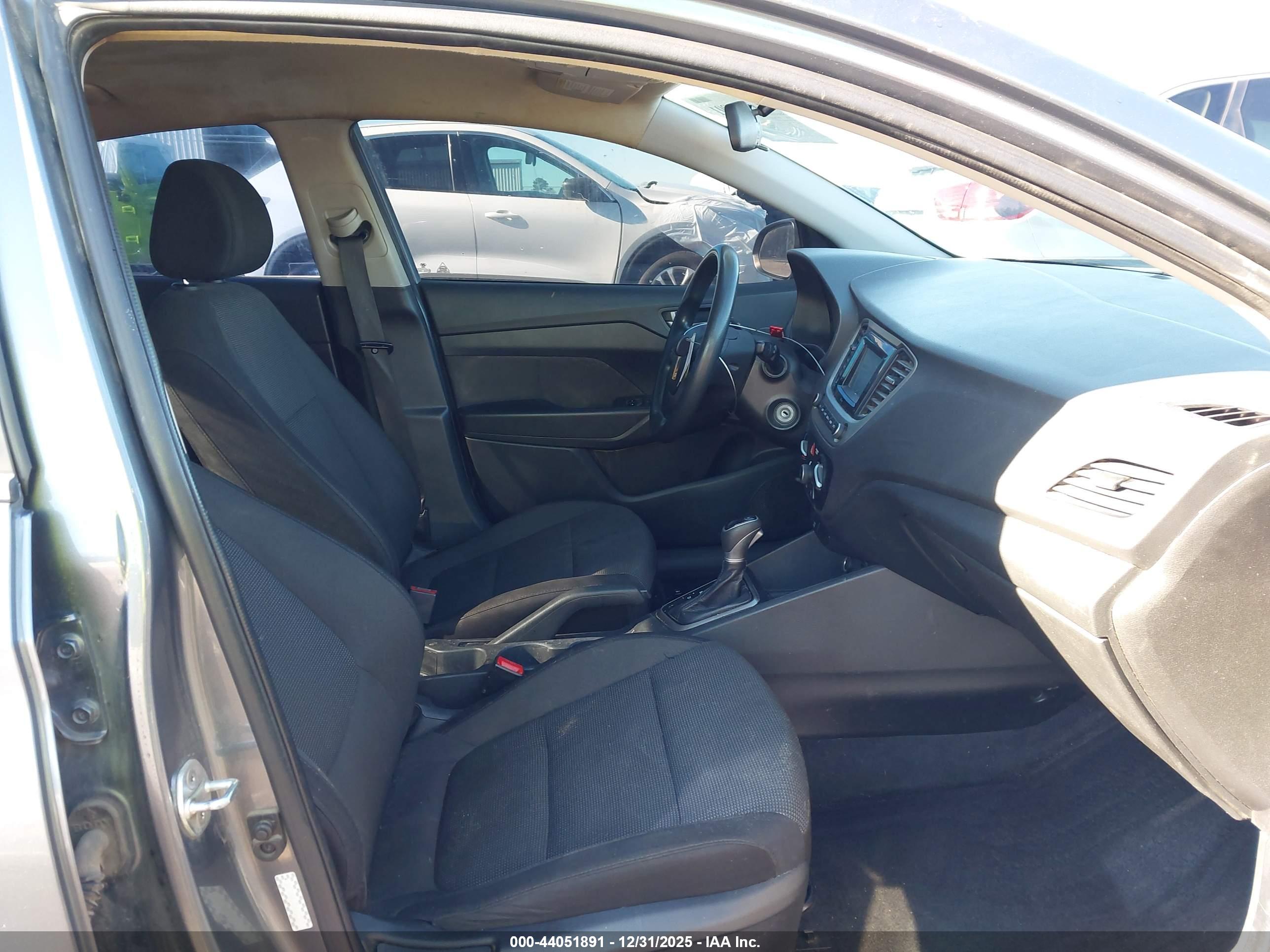 HYUNDAI ACCENT image 5