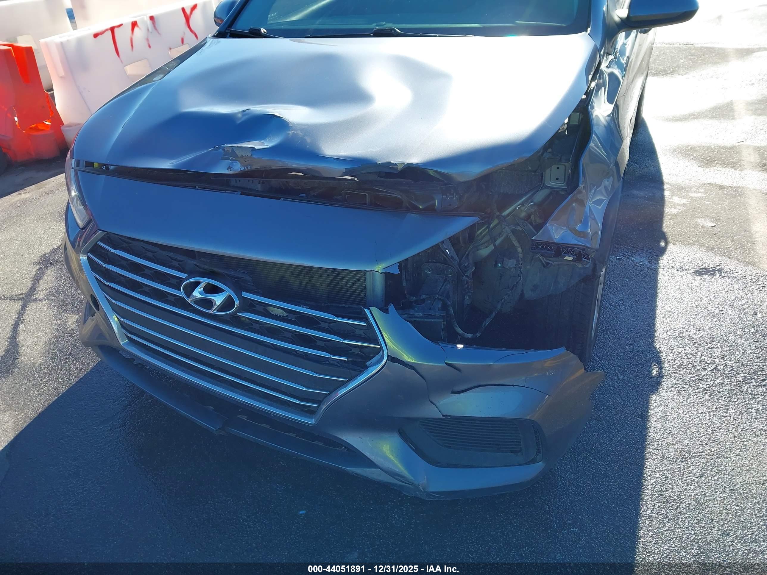 HYUNDAI ACCENT image 6