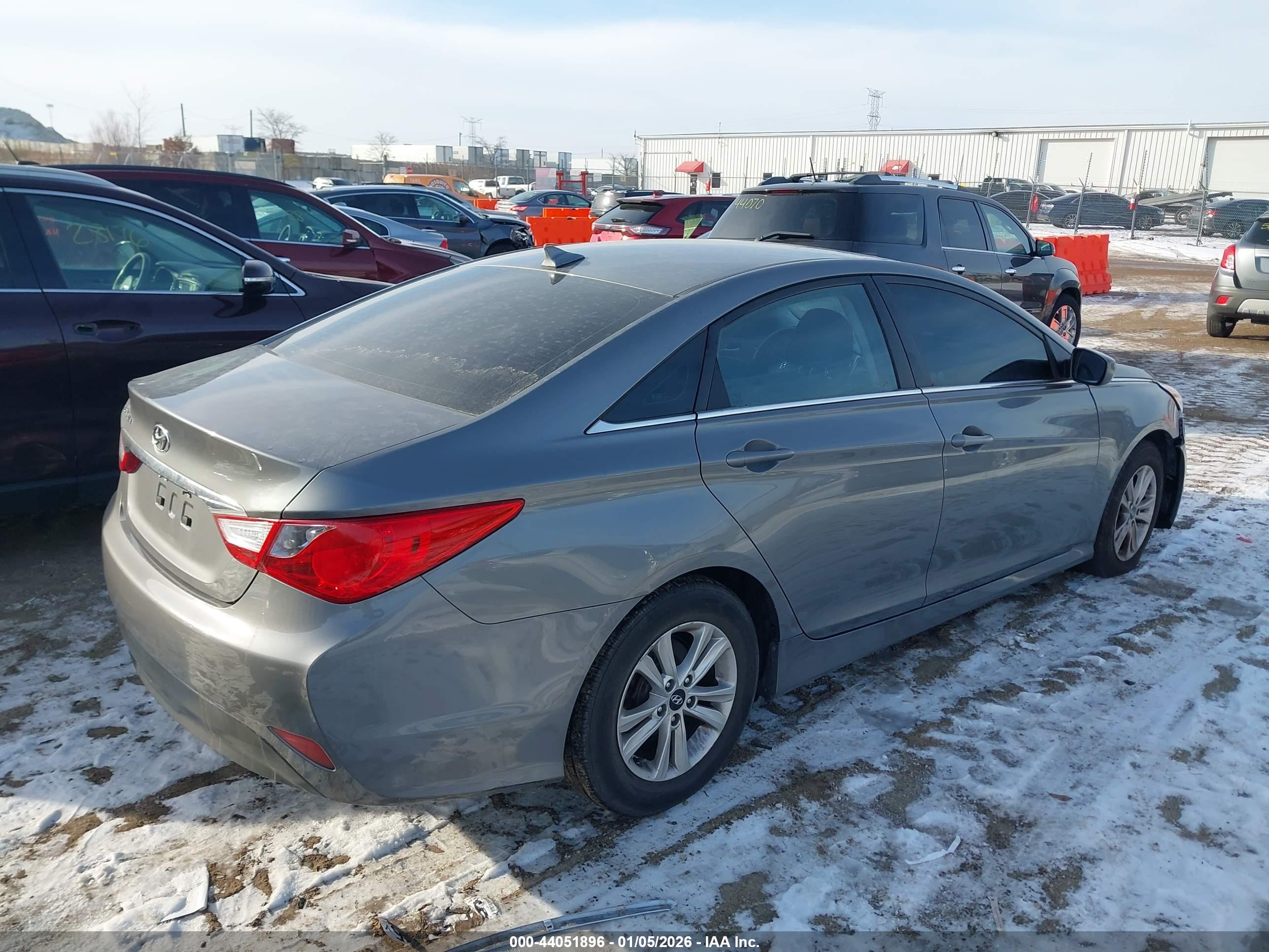 HYUNDAI SONATA image 4