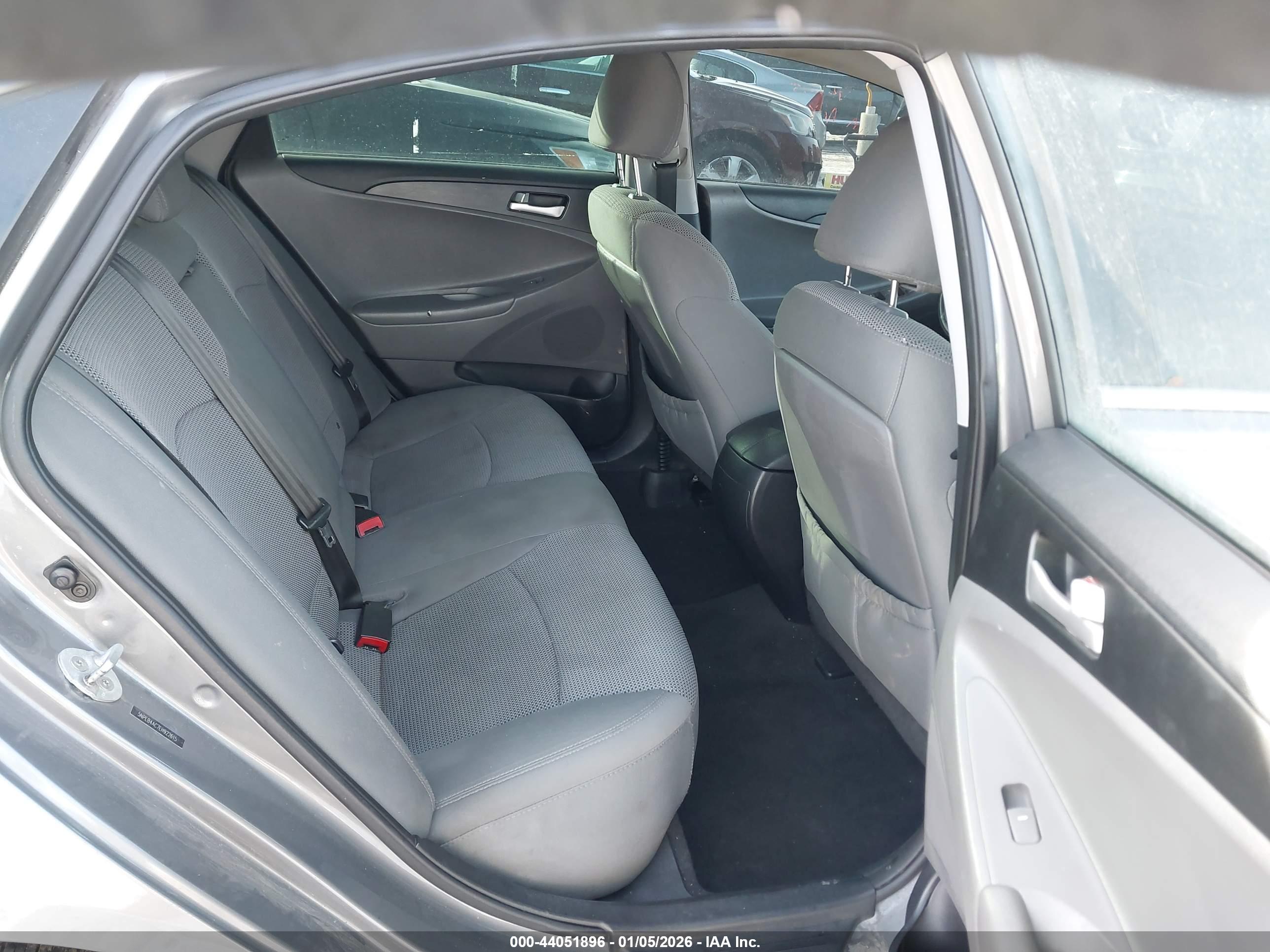 HYUNDAI SONATA image 8