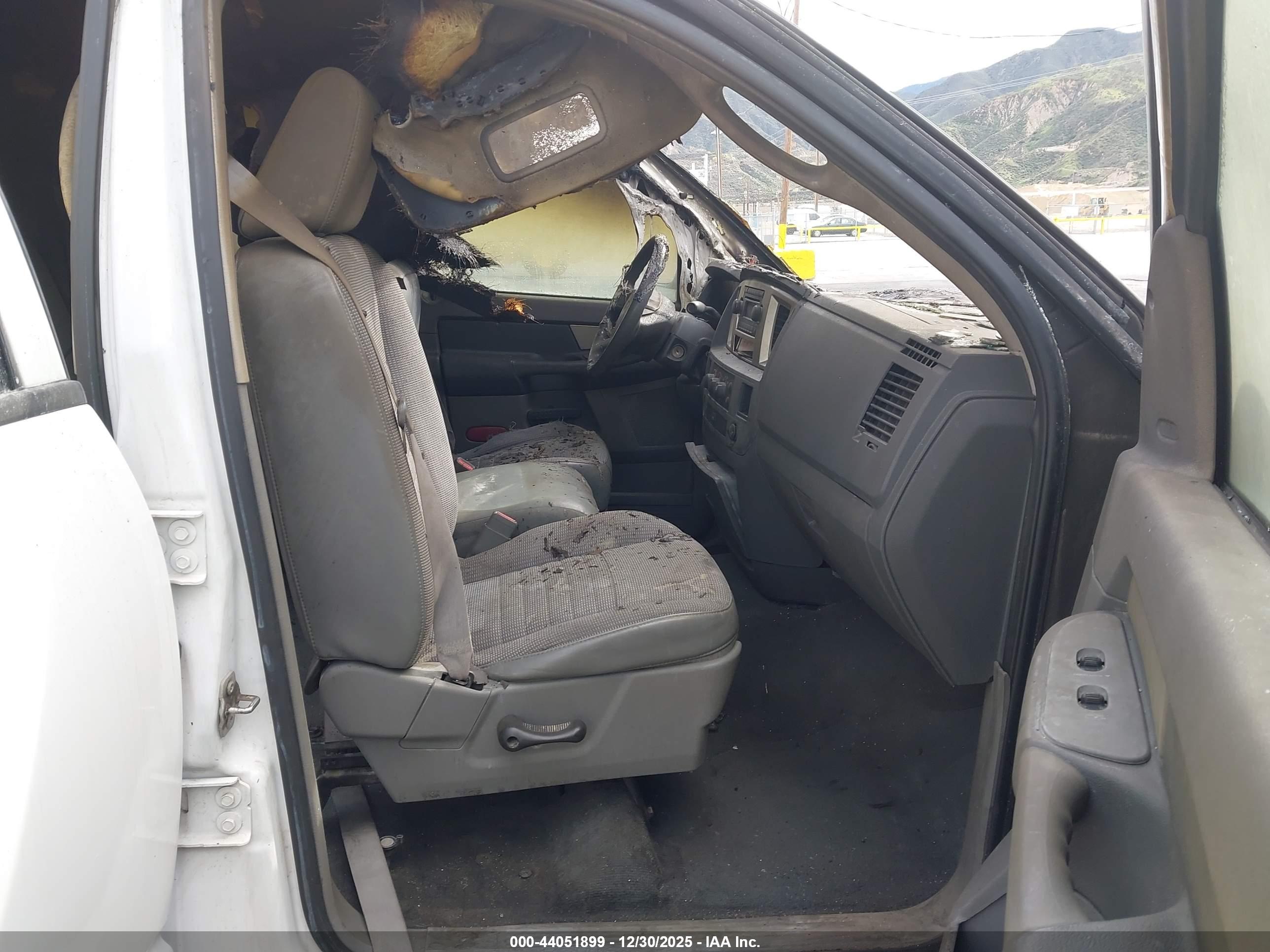 DODGE RAM image 5