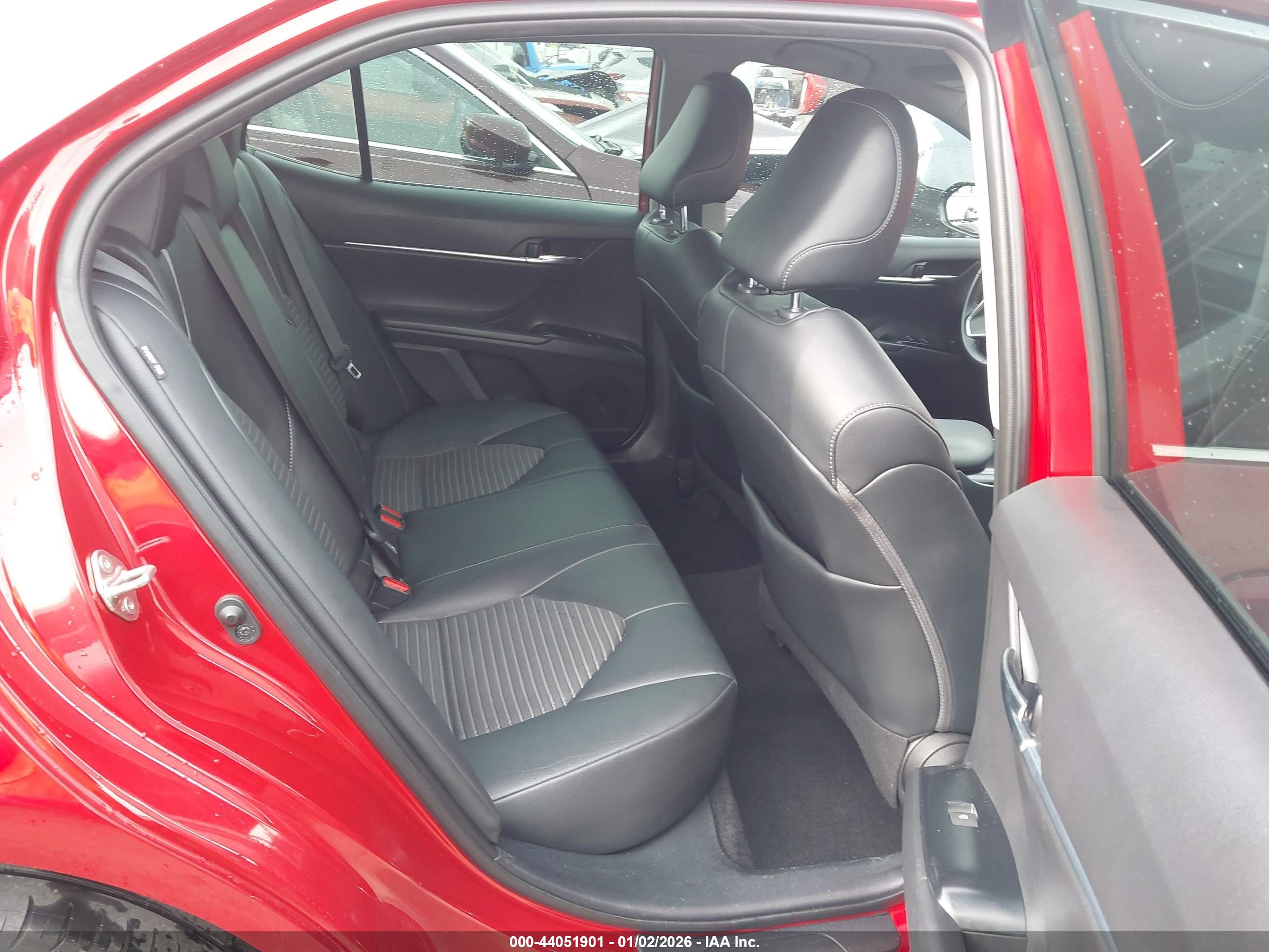 TOYOTA CAMRY image 8