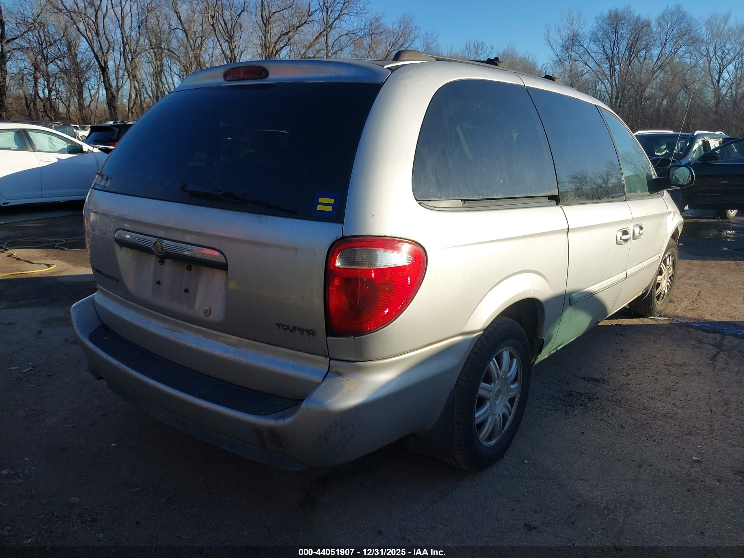 CHRYSLER TOWN image 4