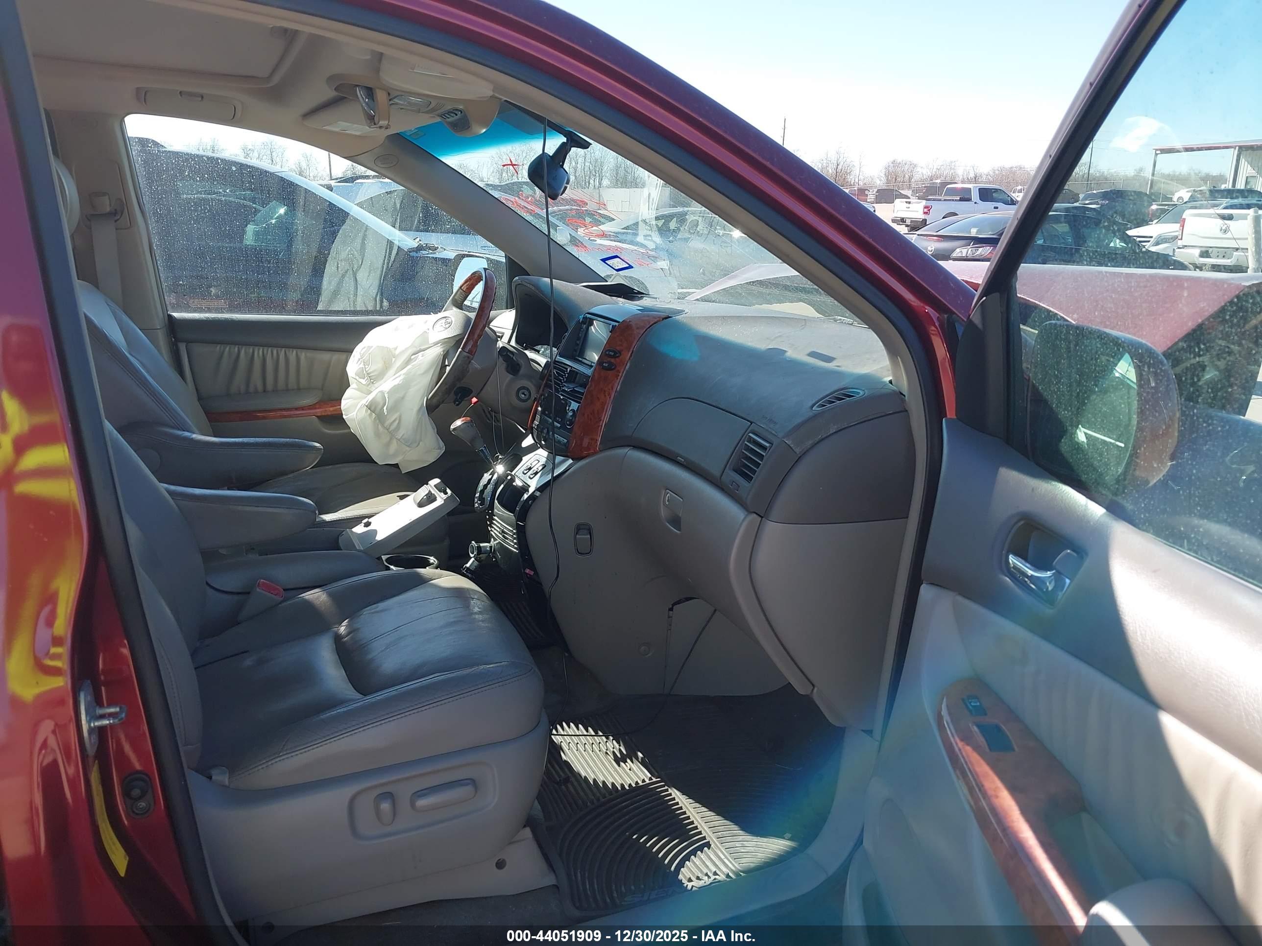 TOYOTA SIENNA image 5