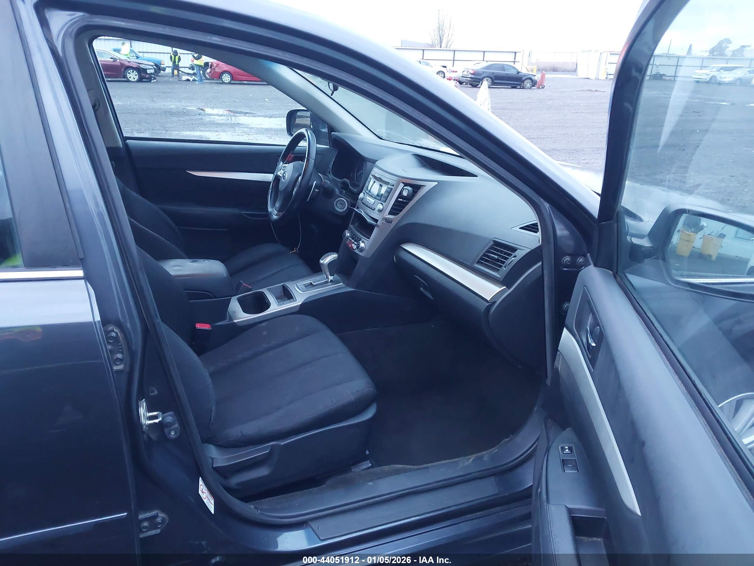 SUBARU LEGACY image 5