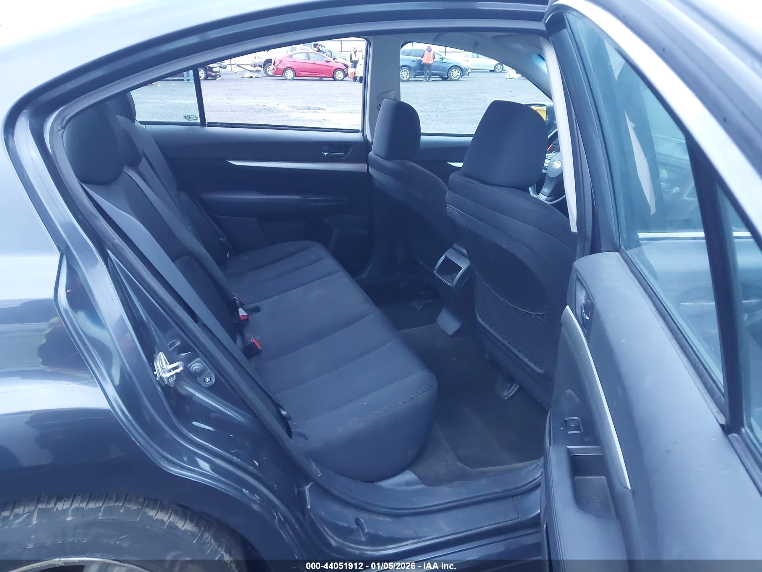 SUBARU LEGACY image 8