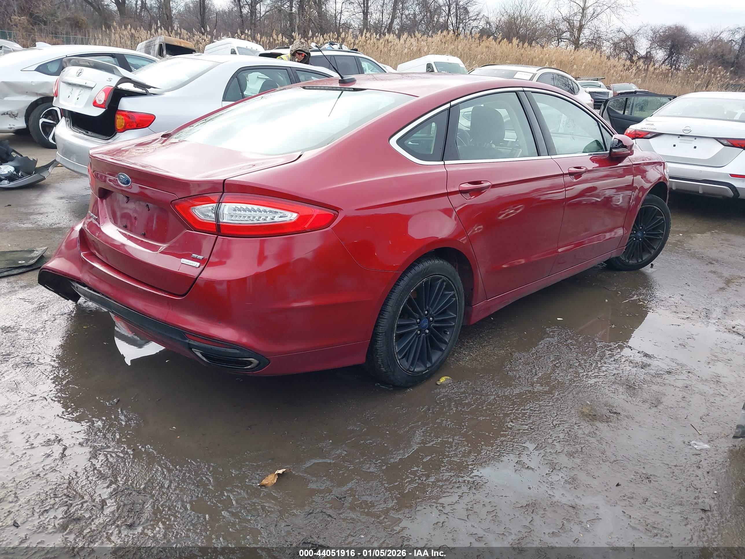 FORD FUSION image 4