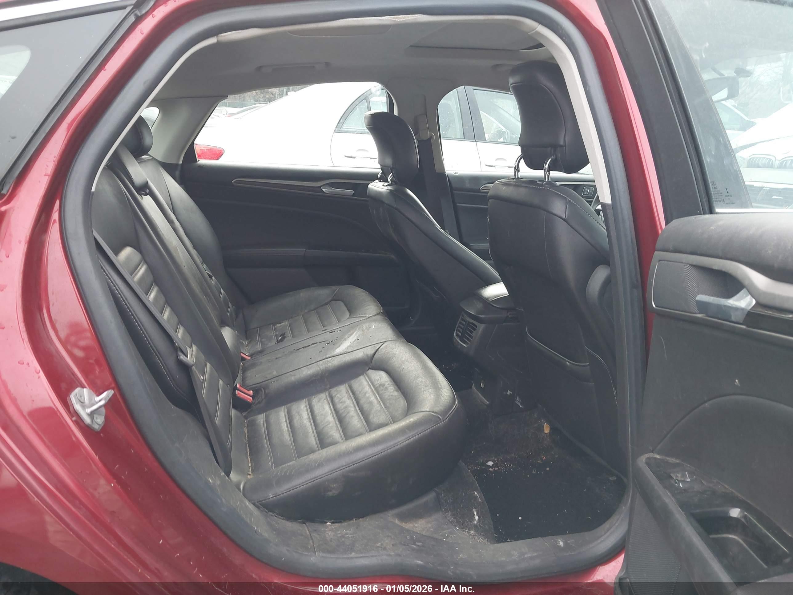 FORD FUSION image 8