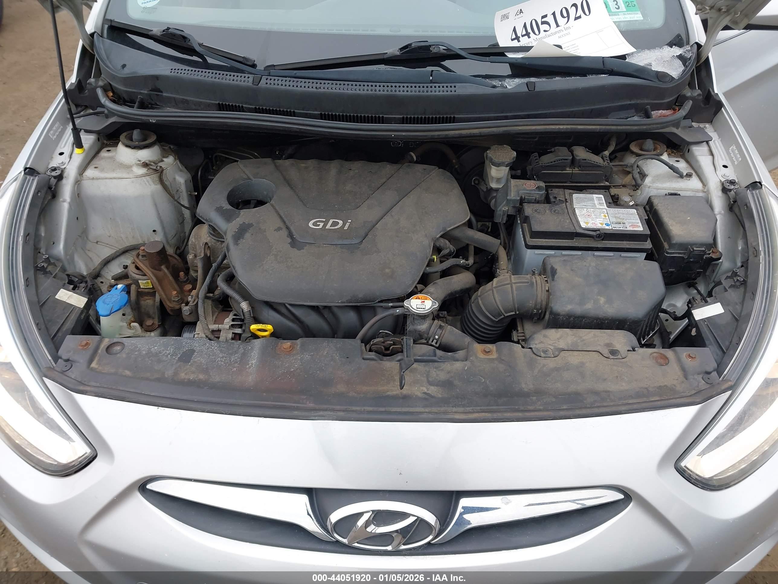 HYUNDAI ACCENT image 10
