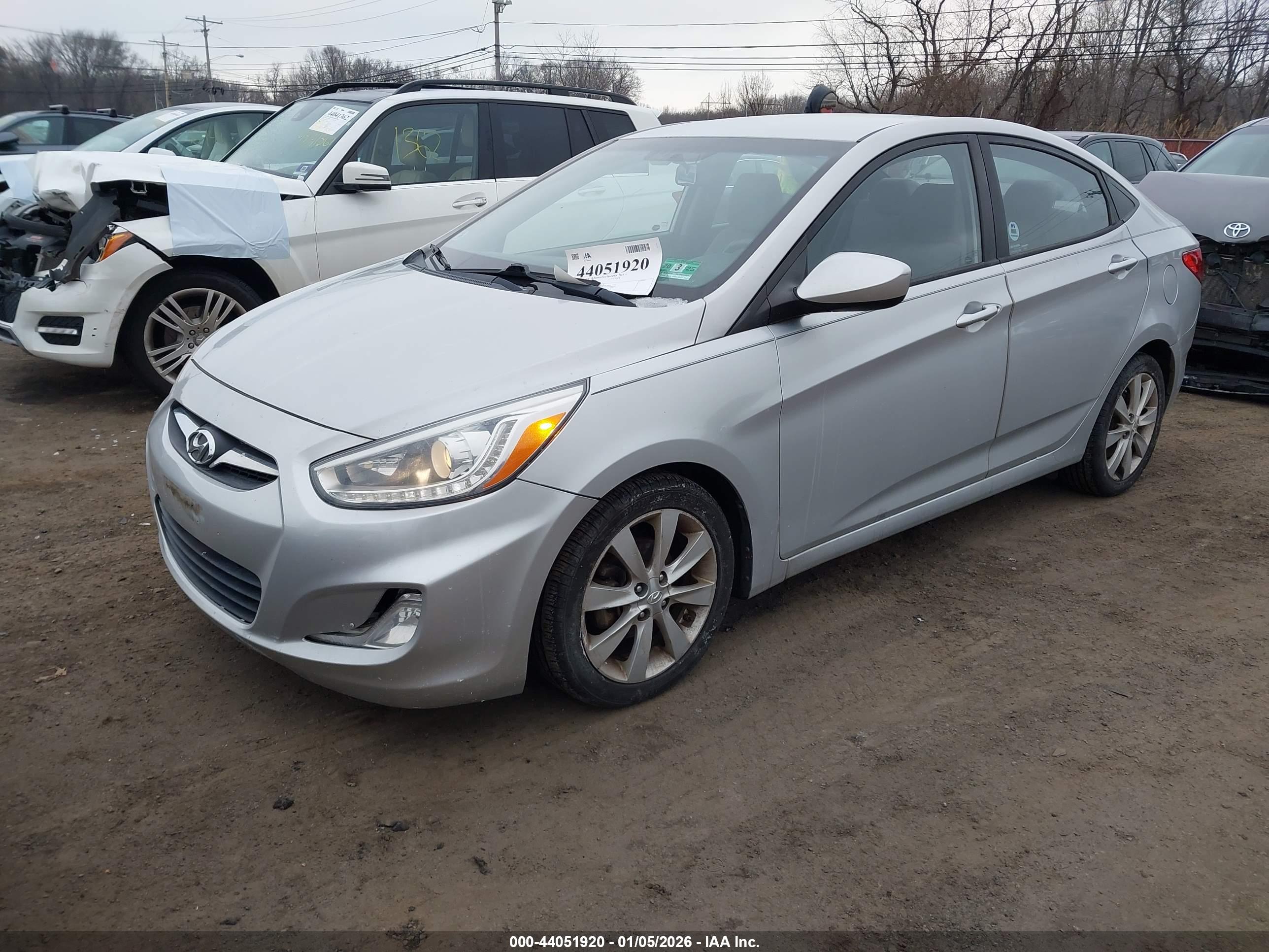 HYUNDAI ACCENT image 2