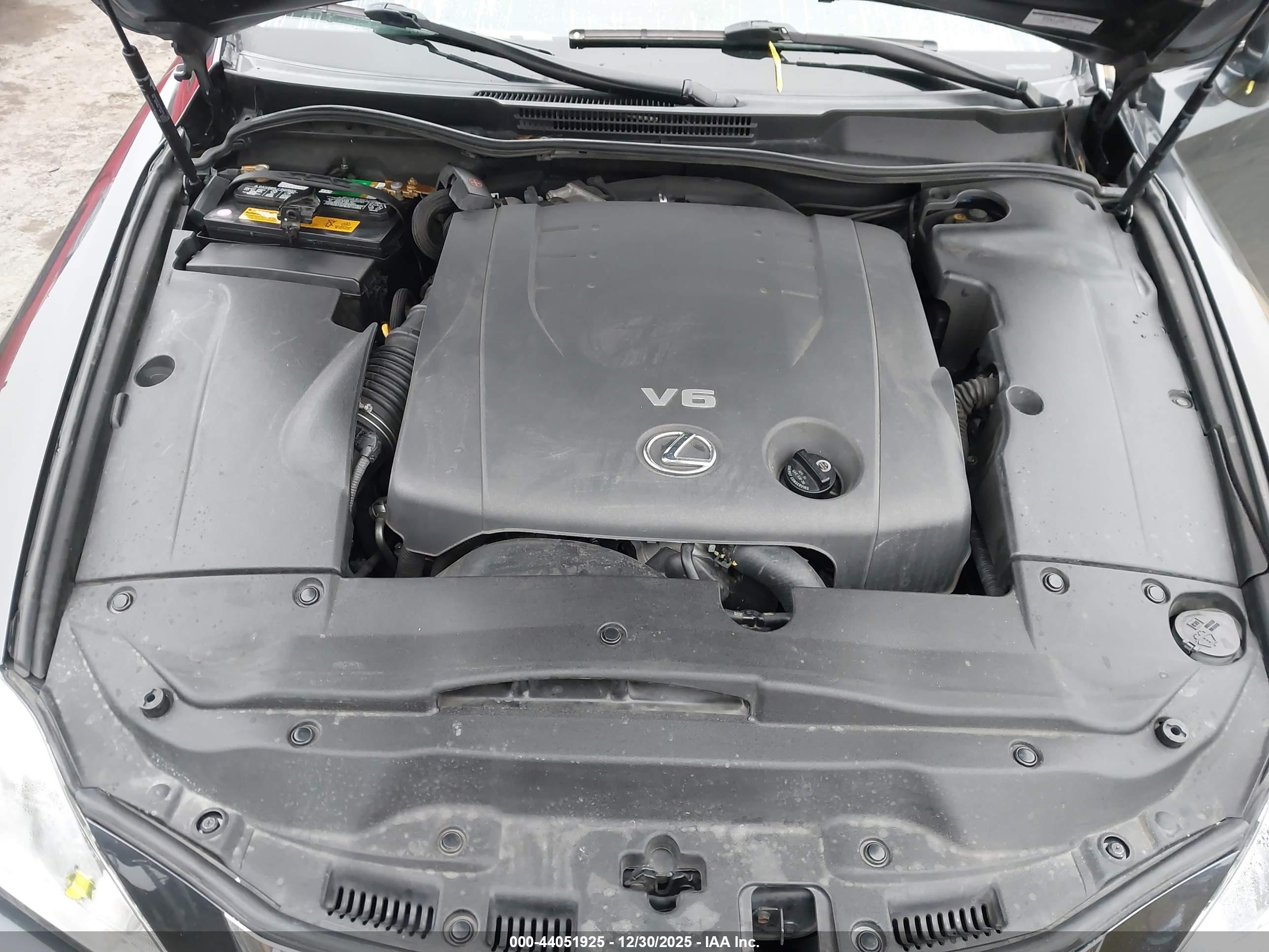 LEXUS IS image 10