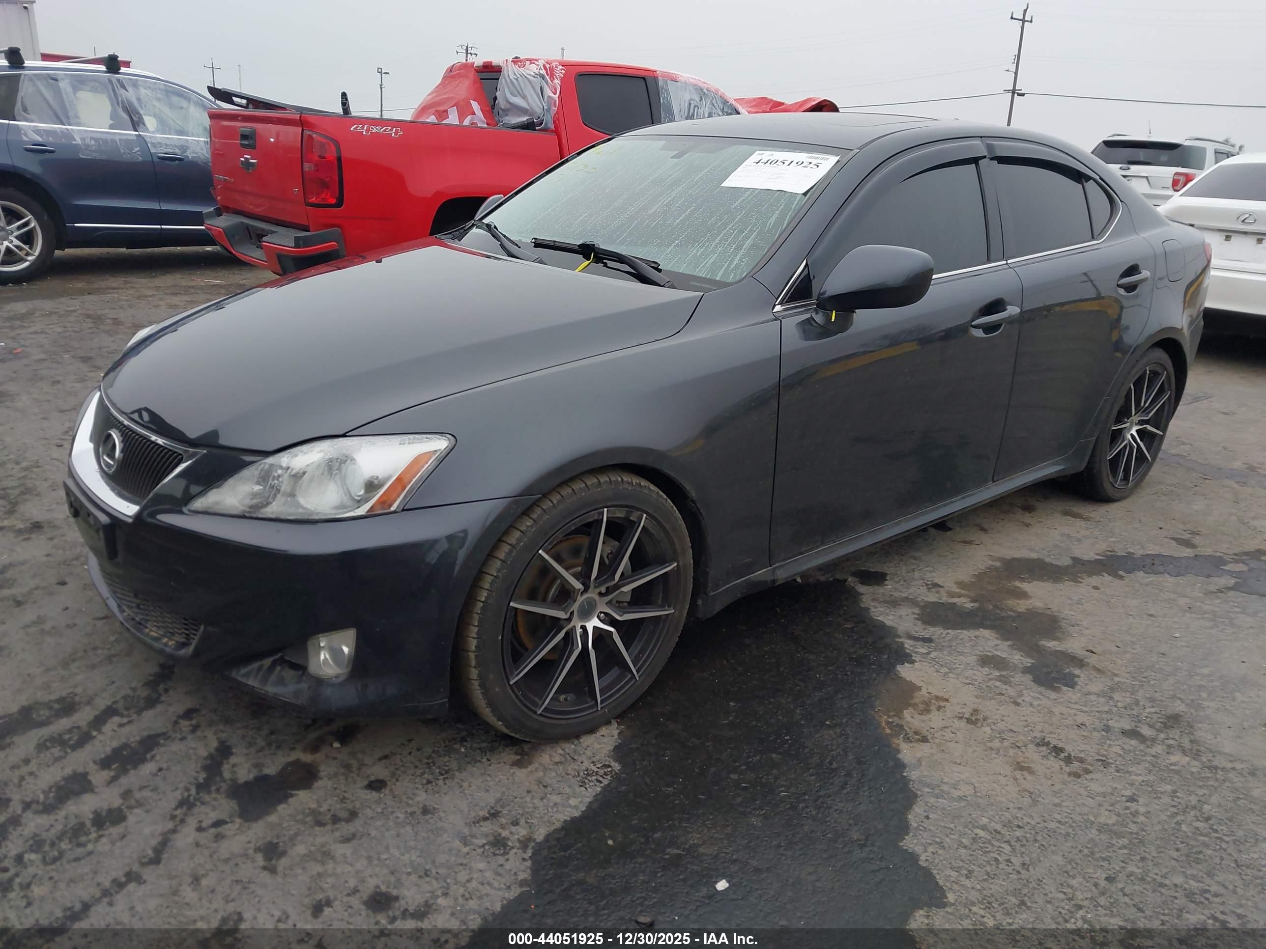 LEXUS IS image 2