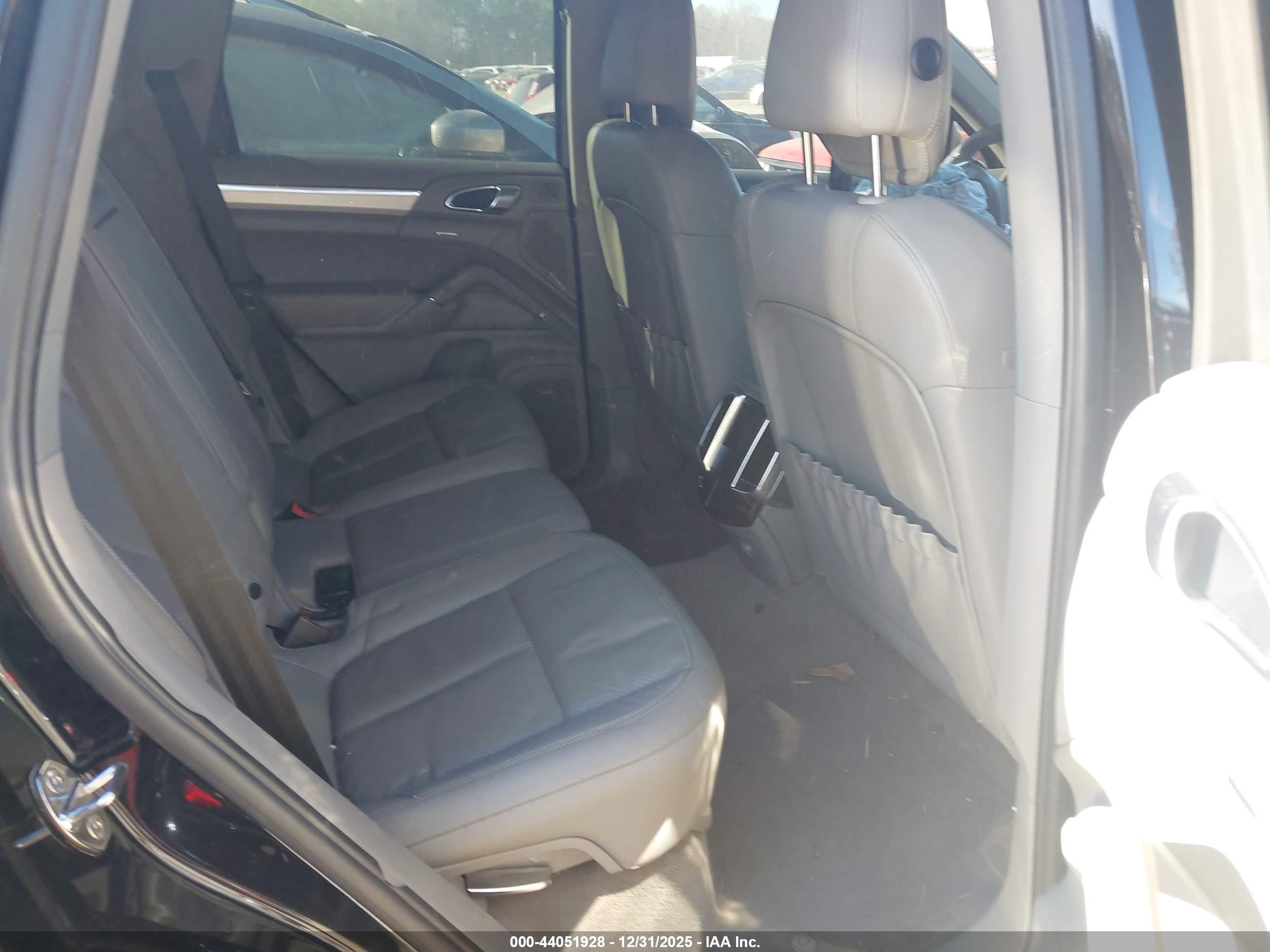 PORSCHE CAYENNE image 8