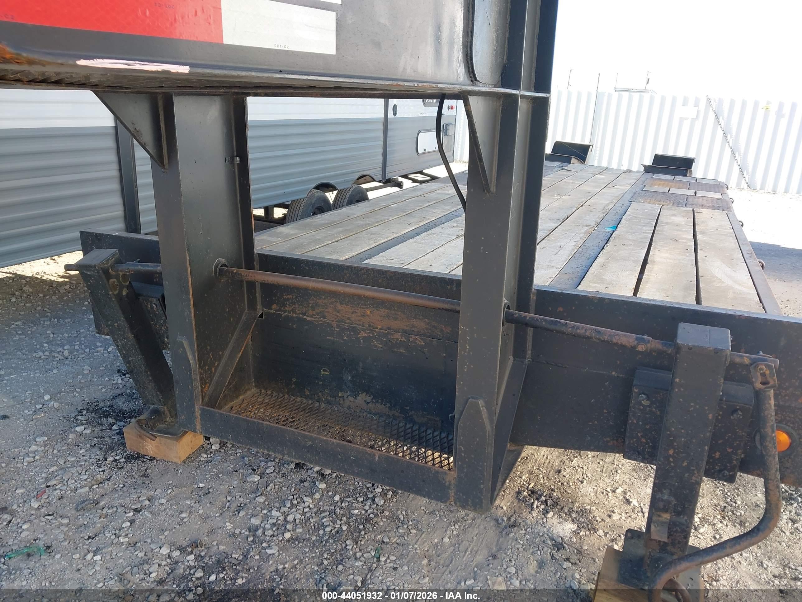INTERSTATE TRAILERS image 6
