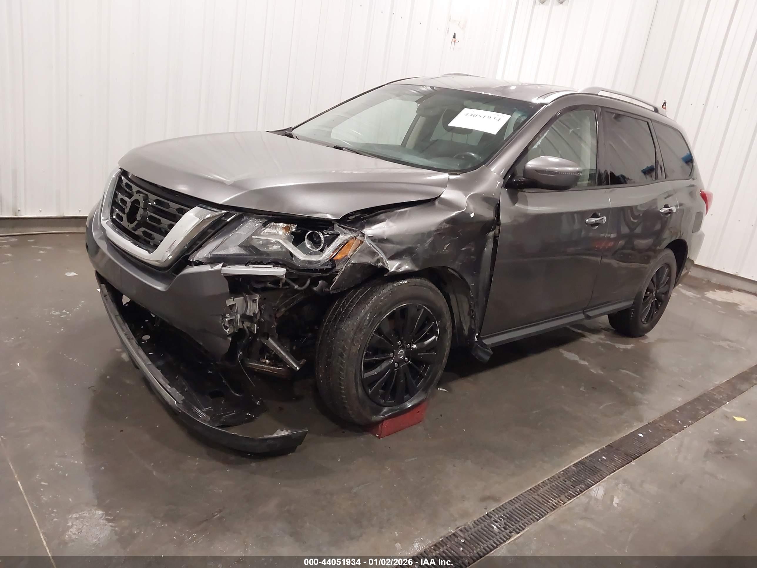 NISSAN PATHFINDER image 2