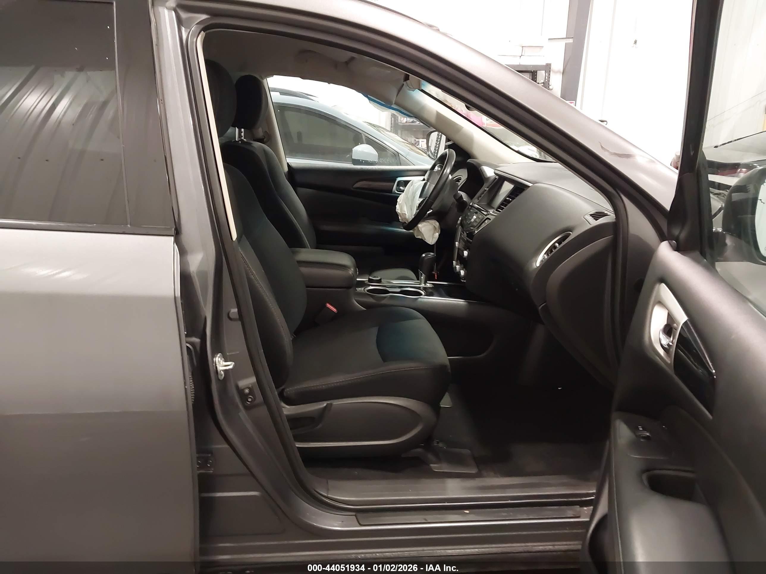 NISSAN PATHFINDER image 5