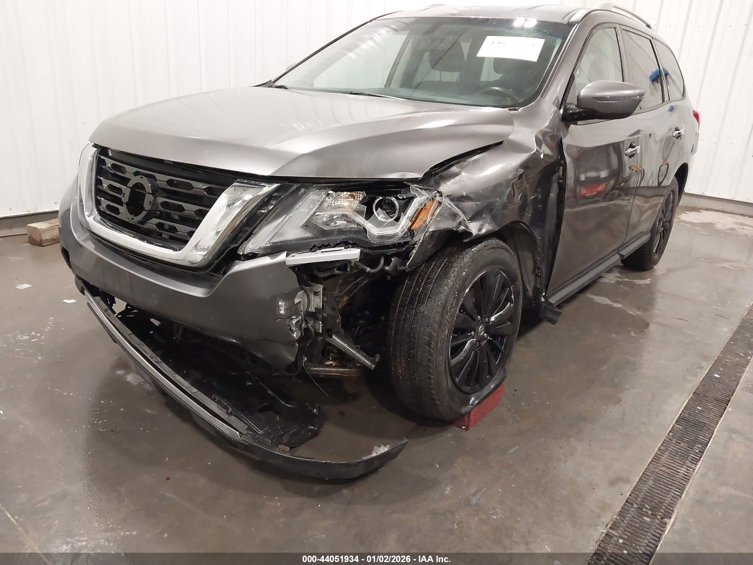 NISSAN PATHFINDER image 6