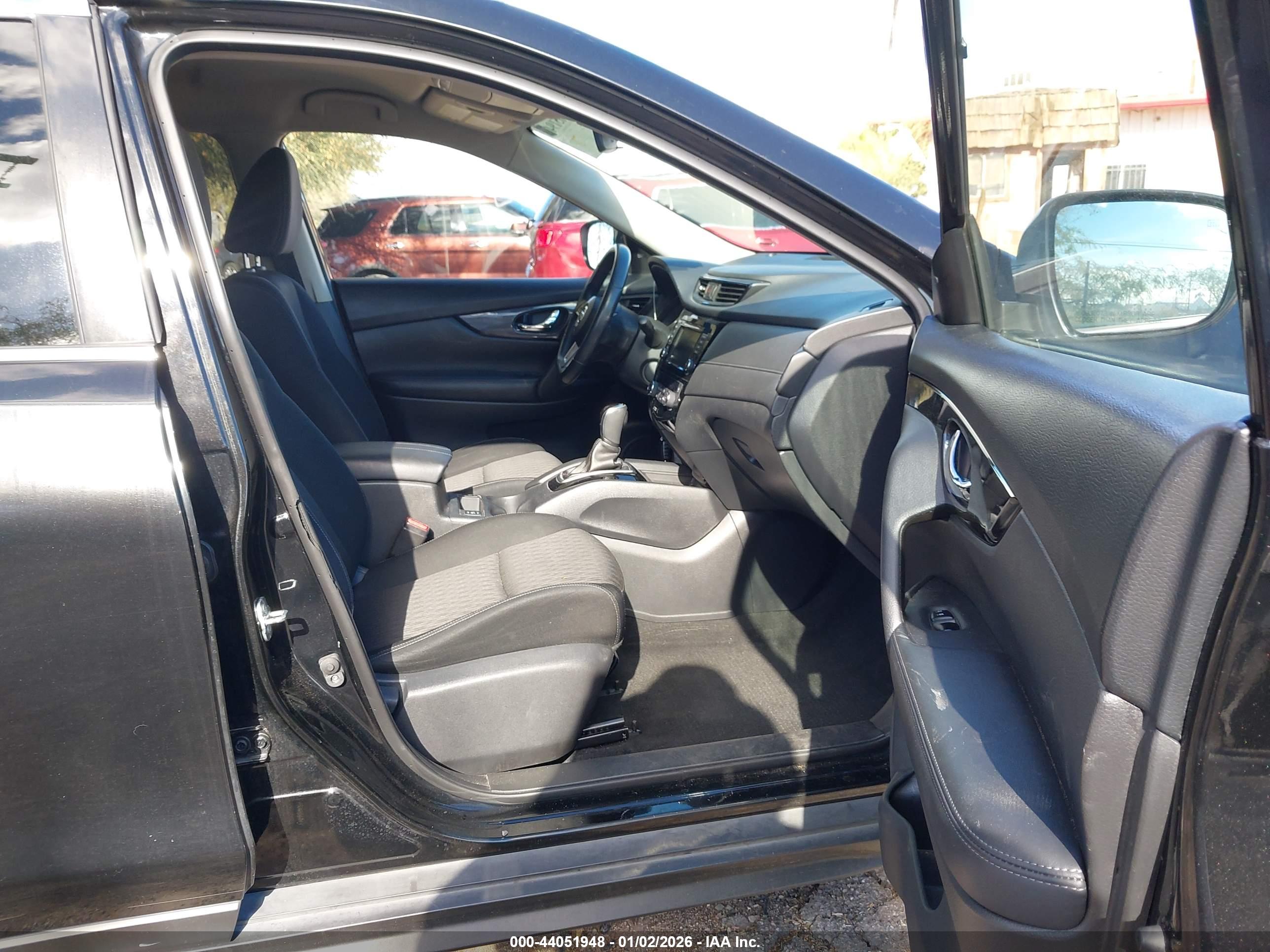 NISSAN ROGUE image 5