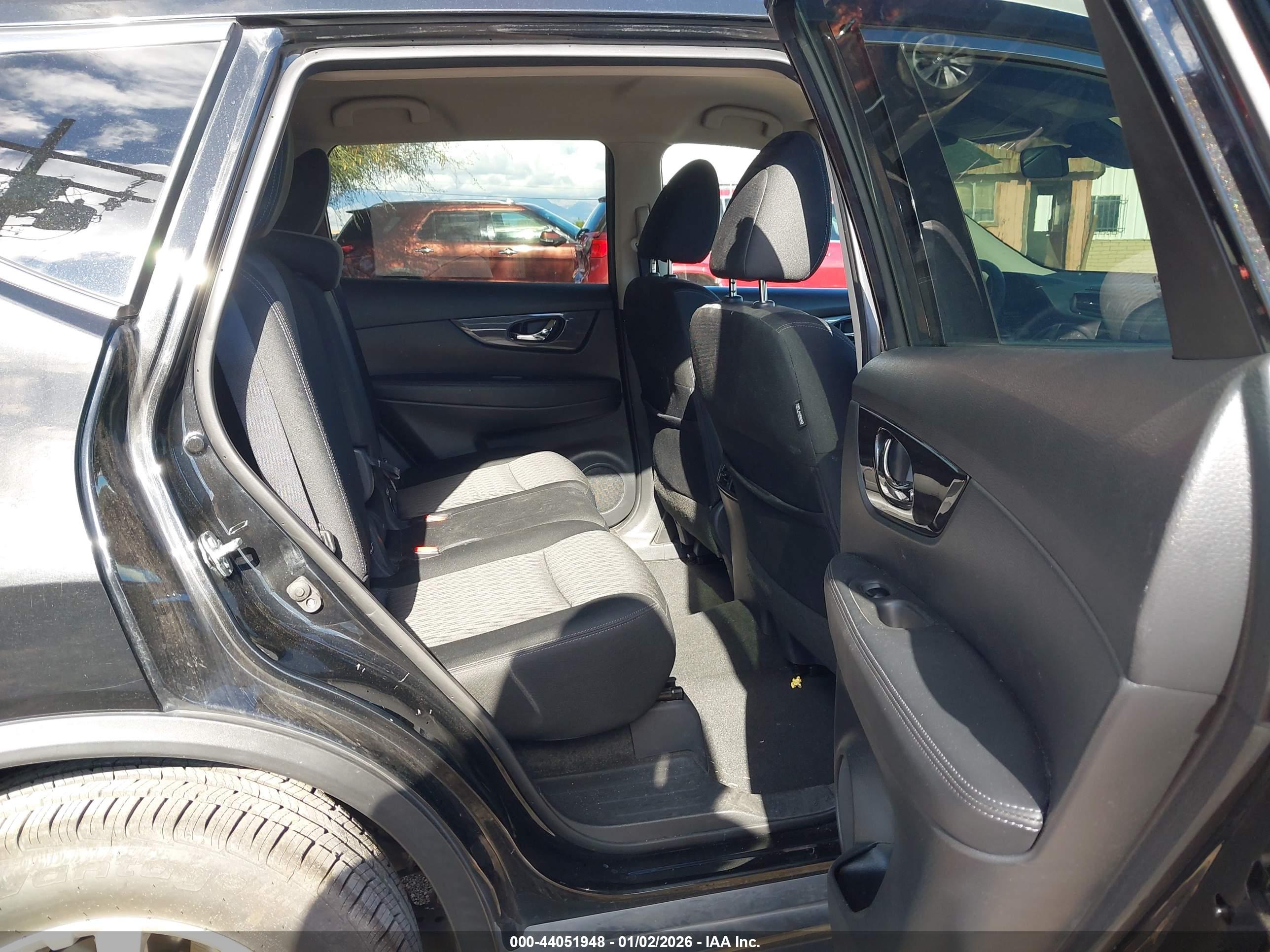 NISSAN ROGUE image 8