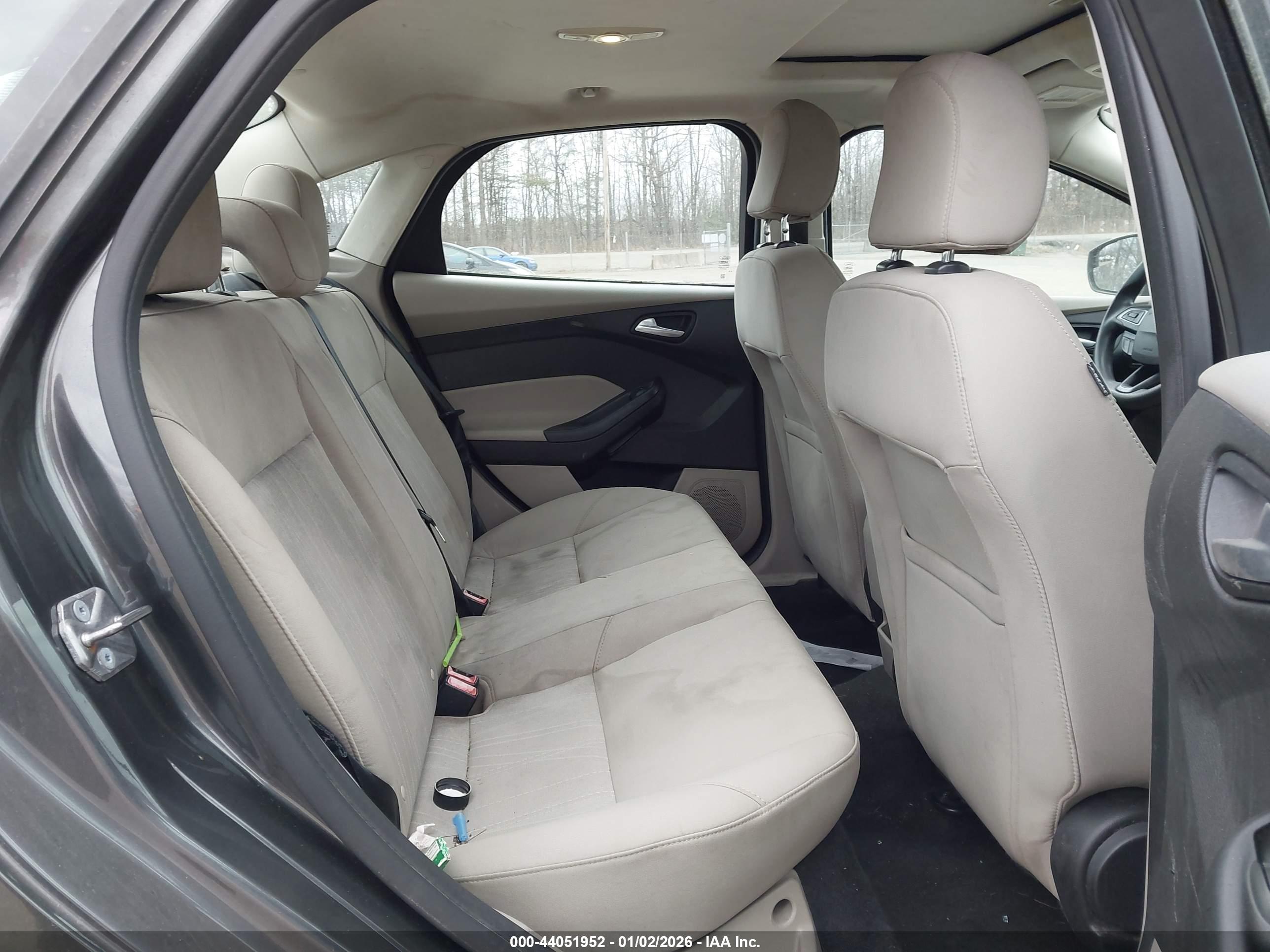 FORD FOCUS image 8