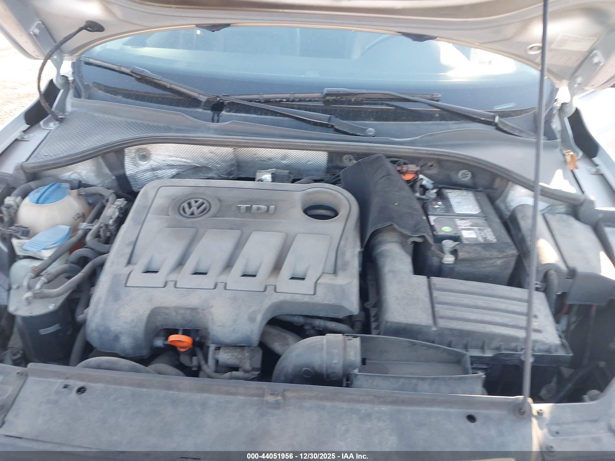 VOLKSWAGEN PASSAT image 10