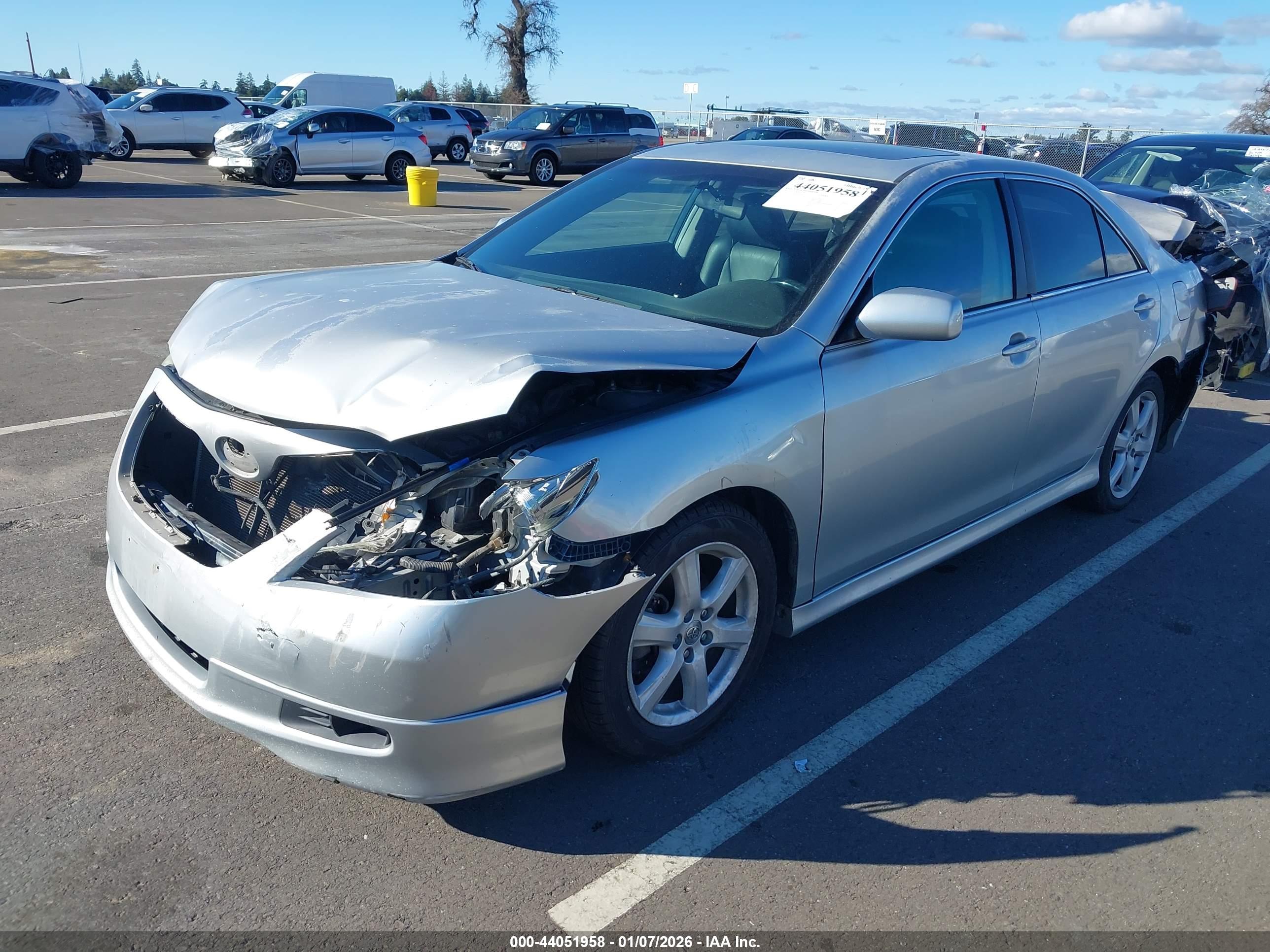 TOYOTA CAMRY image 2