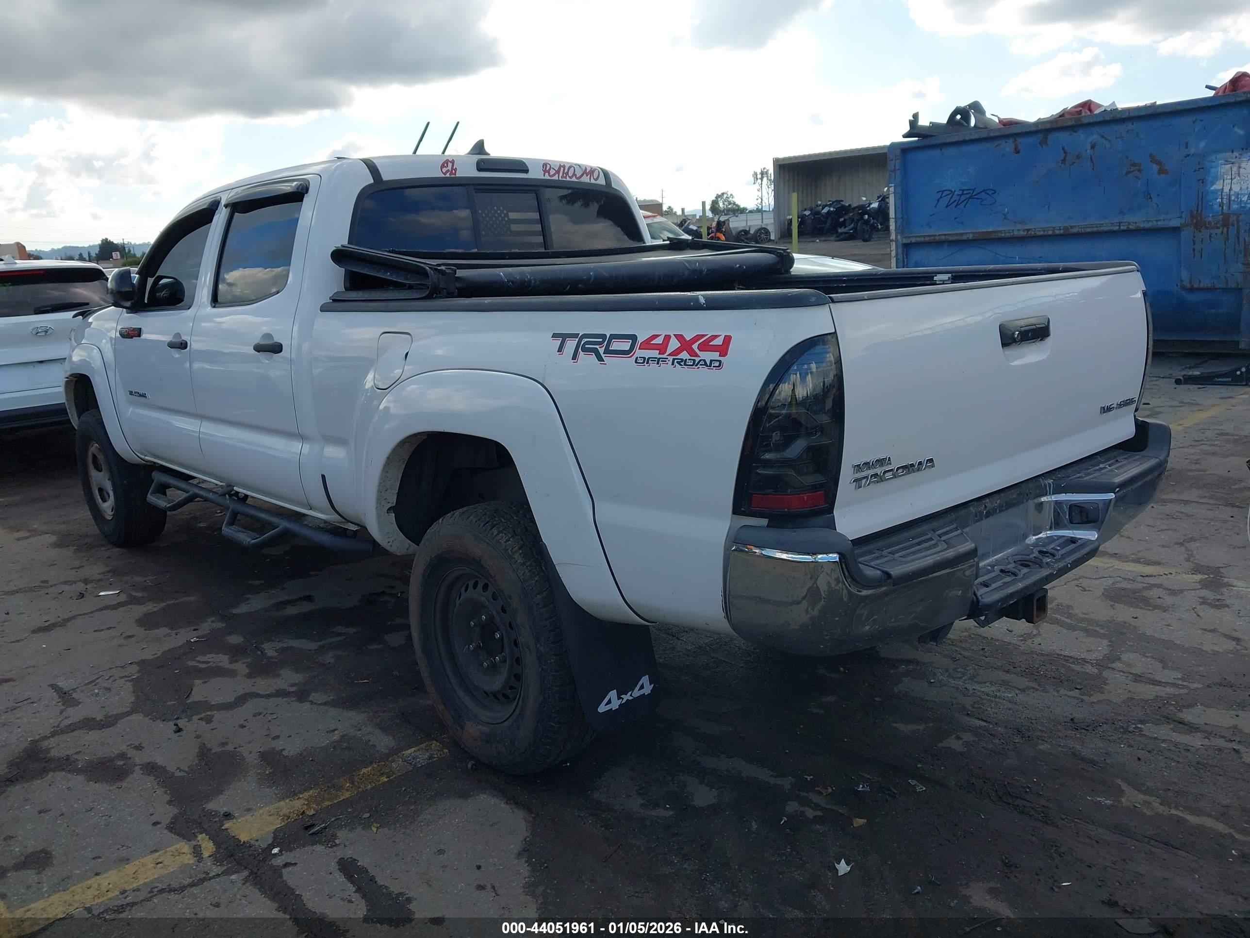 TOYOTA TACOMA image 3