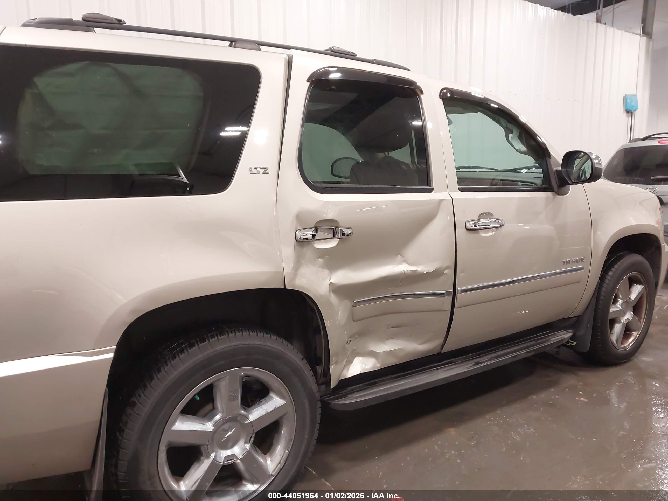 CHEVROLET TAHOE image 6