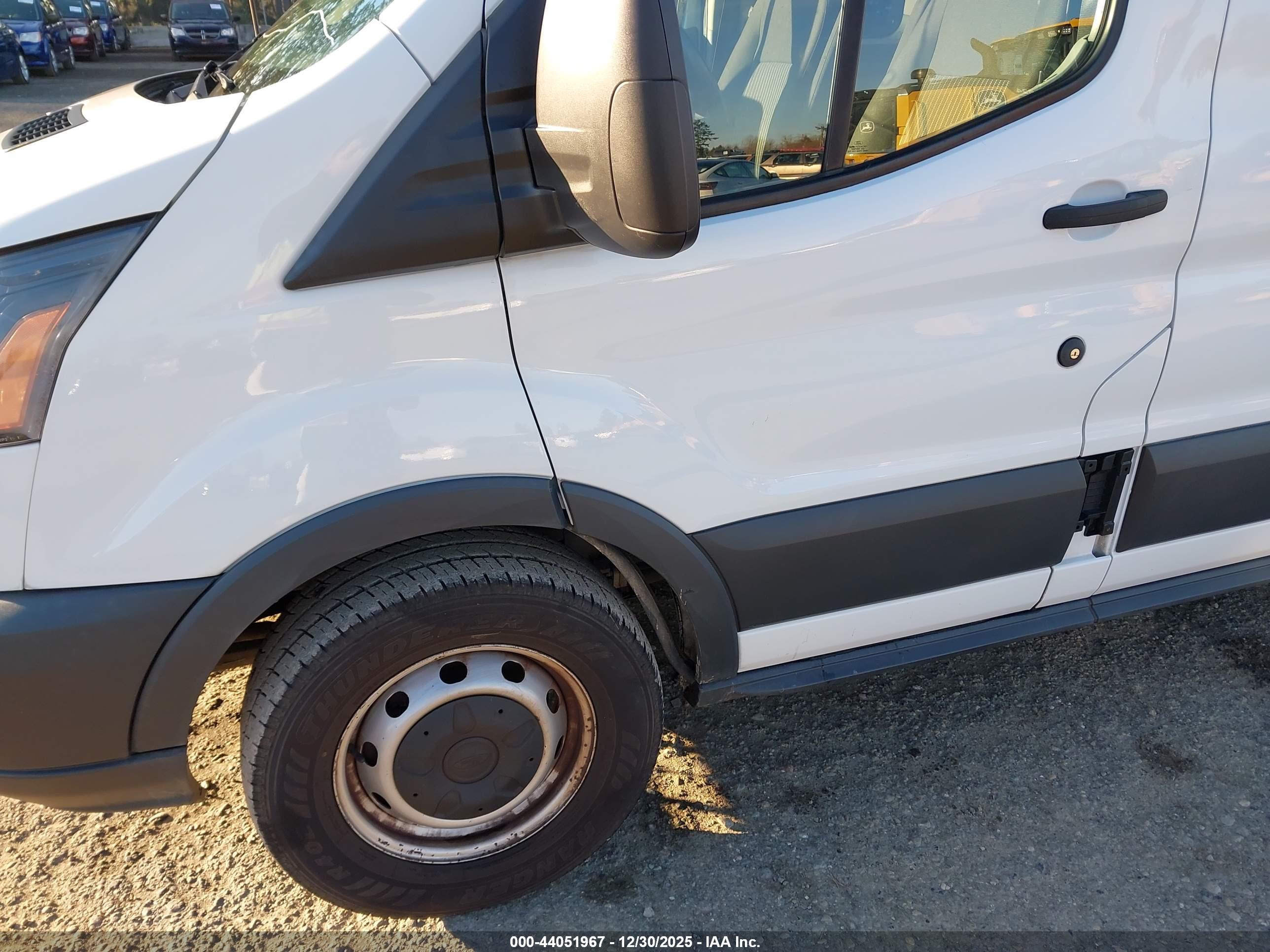 FORD TRANSIT-150 image 6