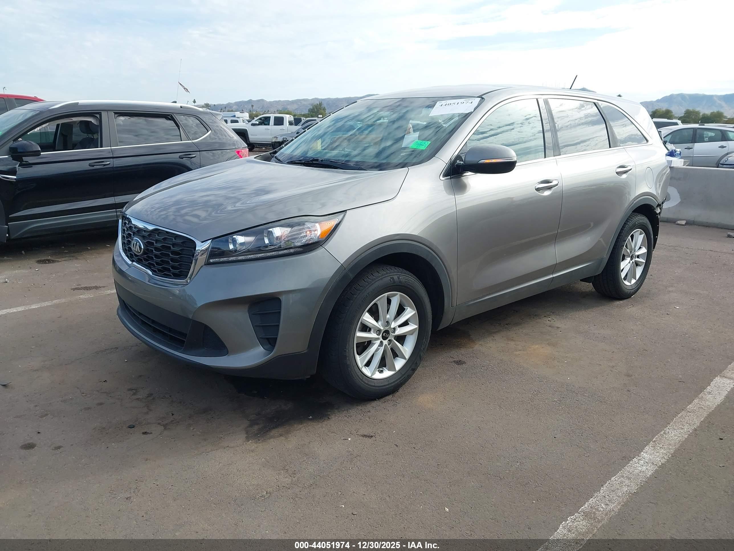 KIA SORENTO image 2