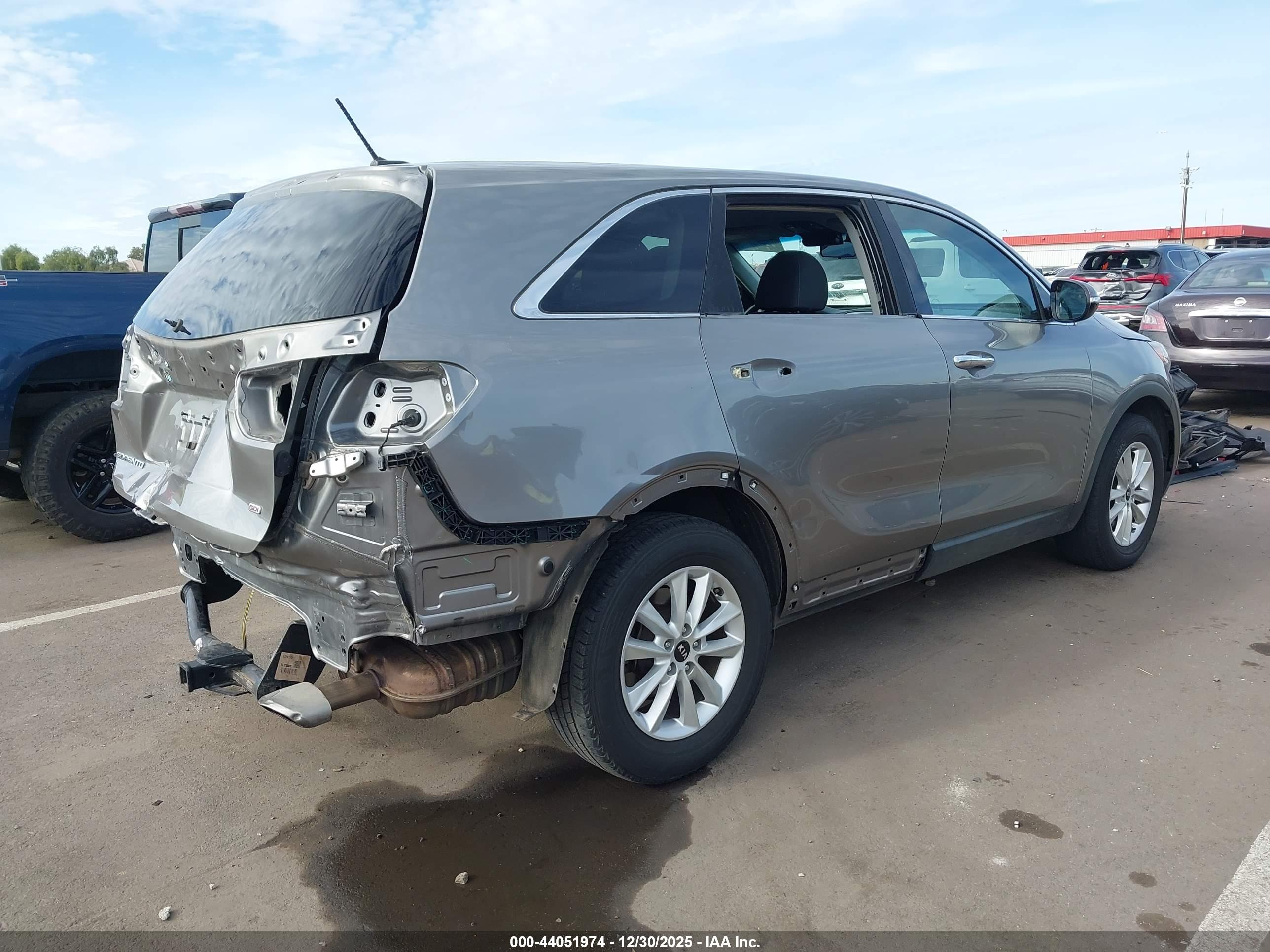 KIA SORENTO image 4