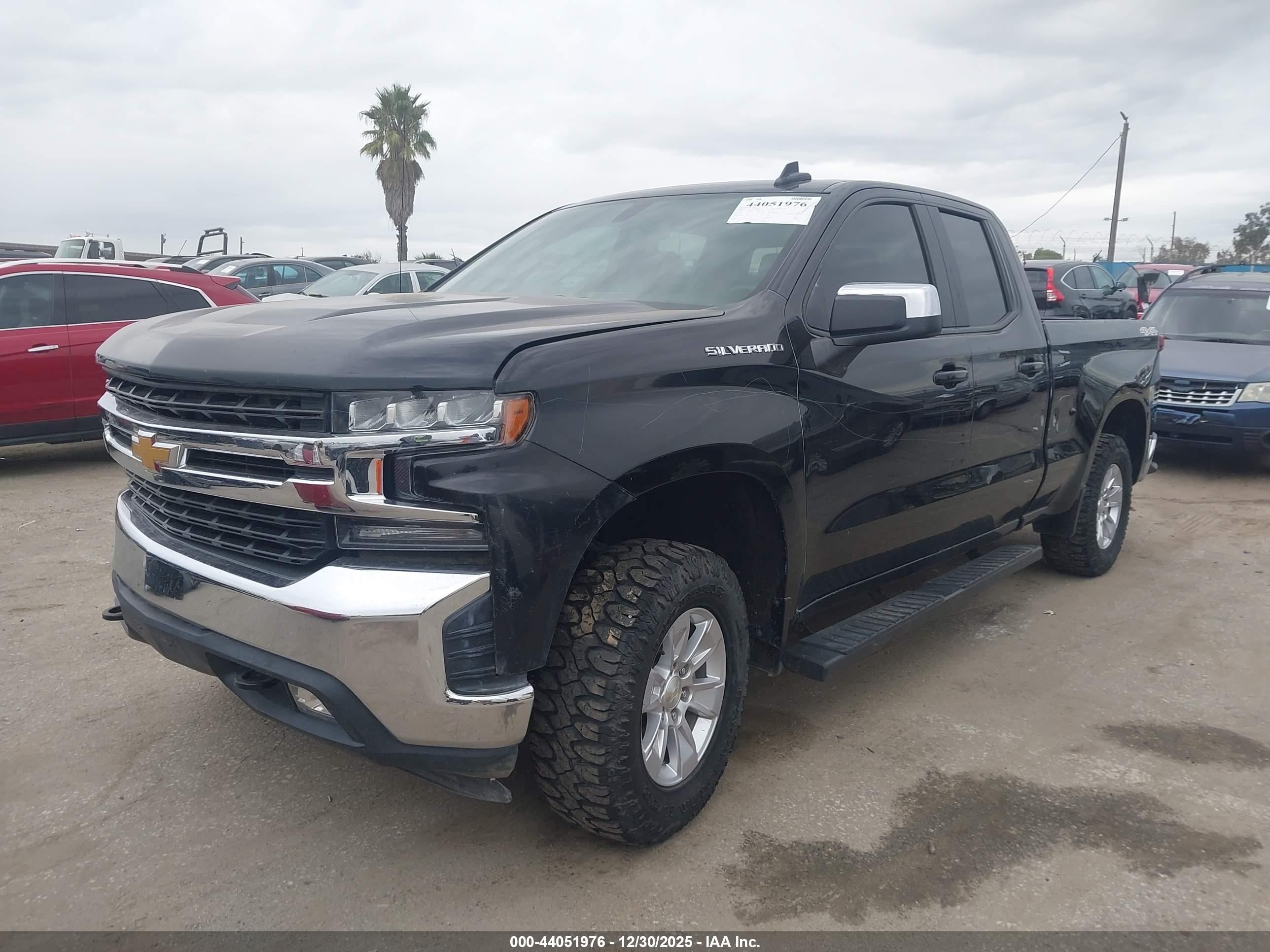 CHEVROLET SILVERADO image 2