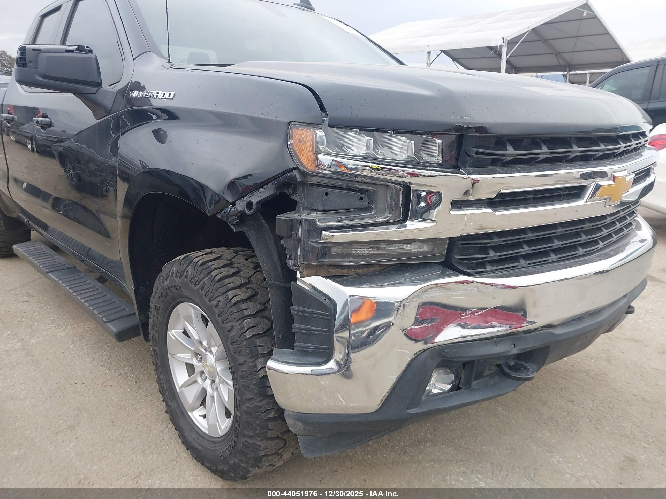 CHEVROLET SILVERADO image 6