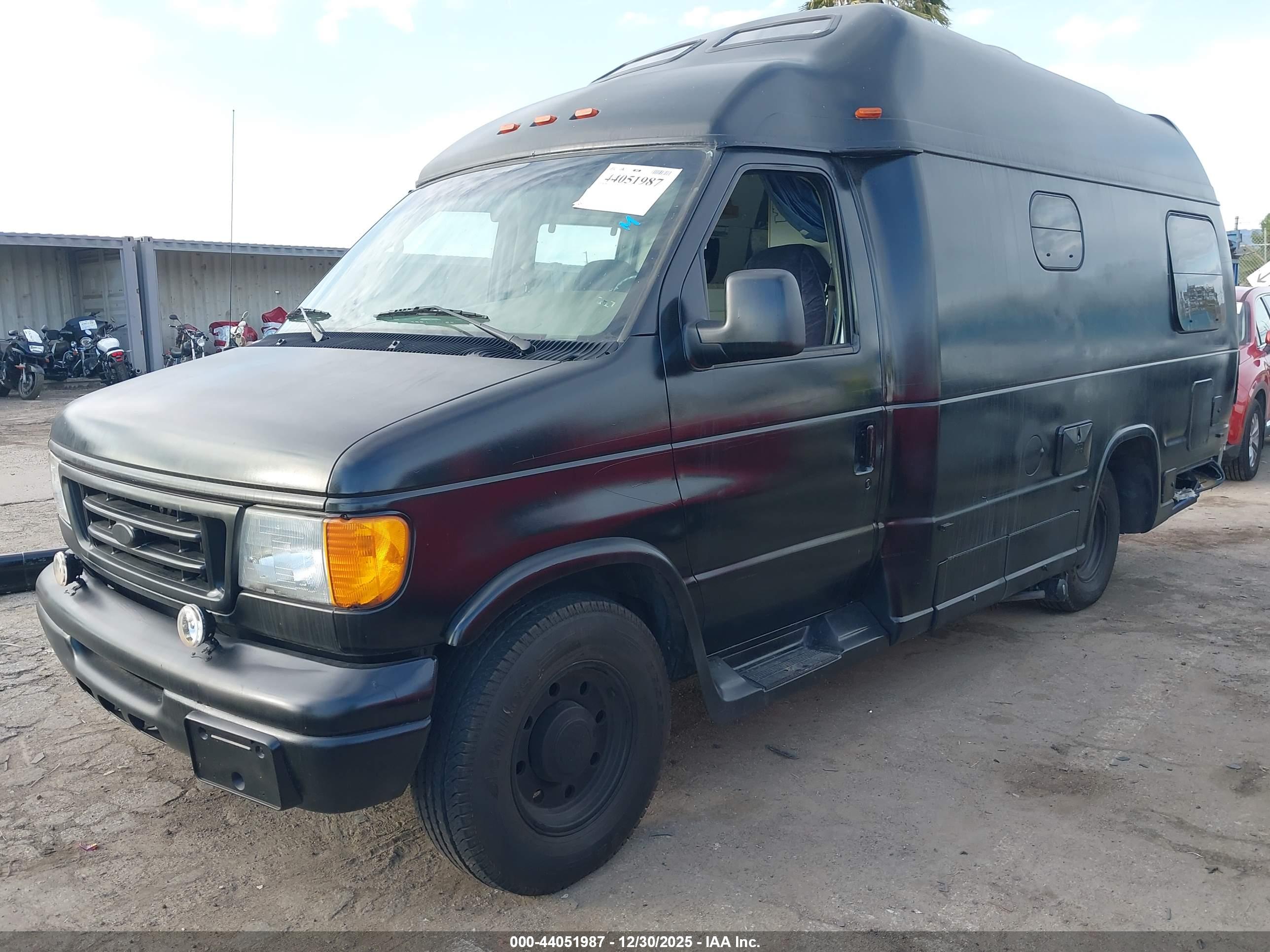 FORD E-350 image 2