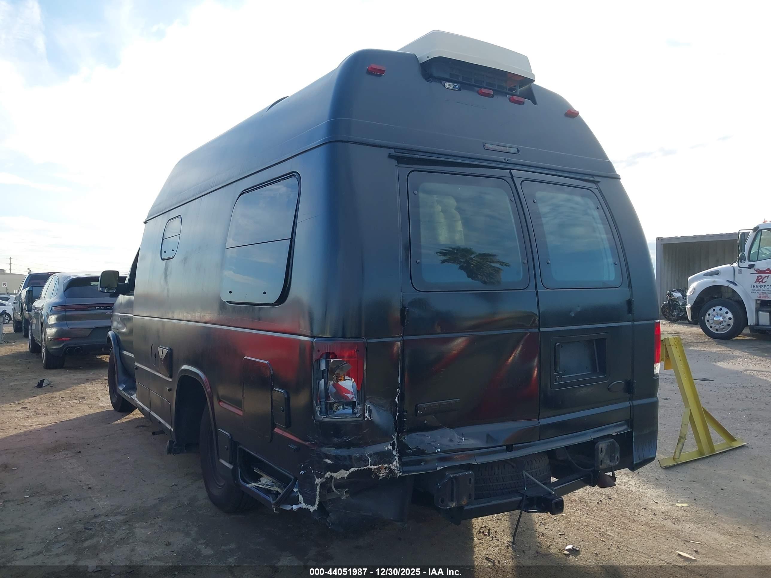 FORD E-350 image 3