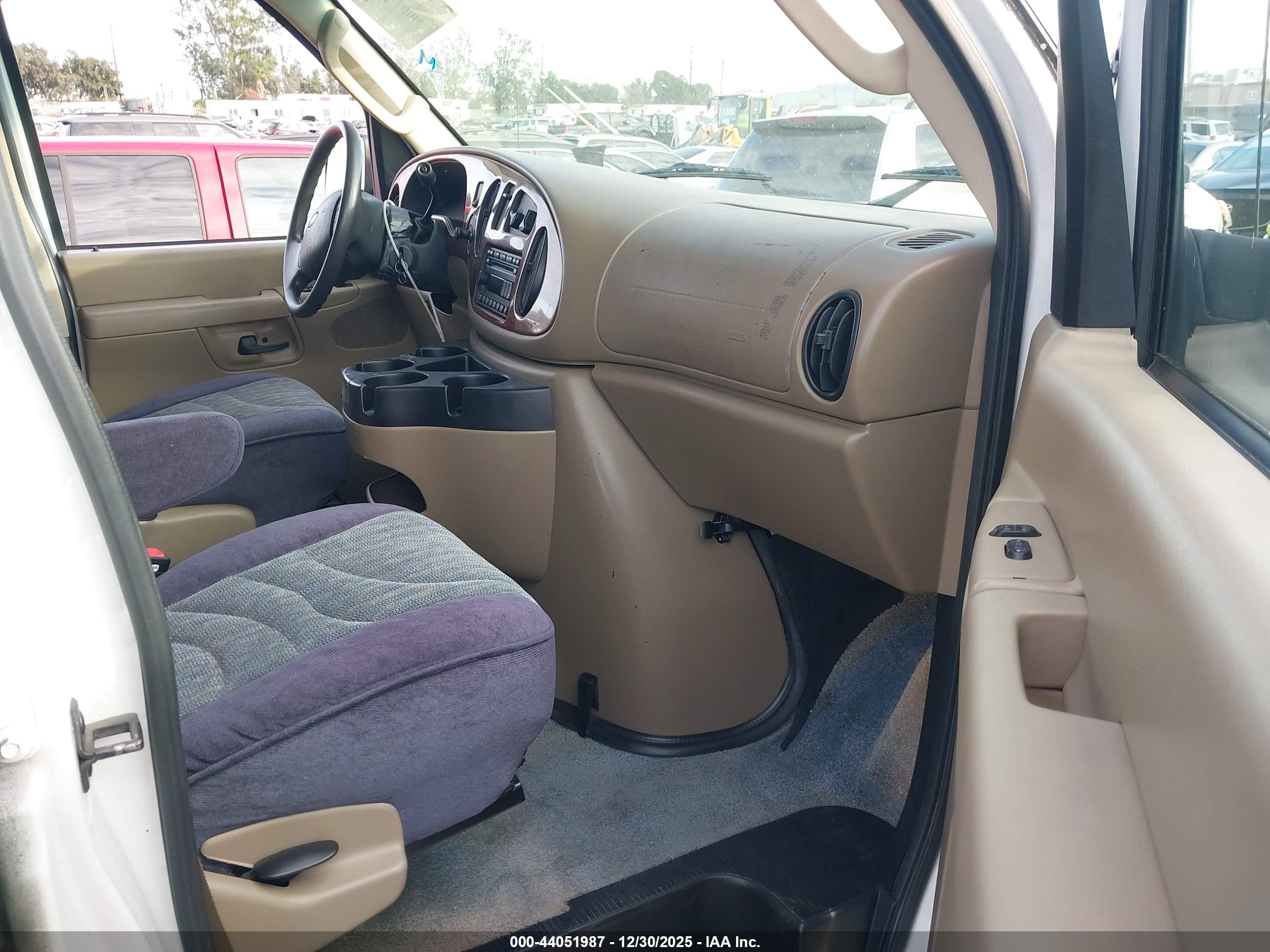 FORD E-350 image 5