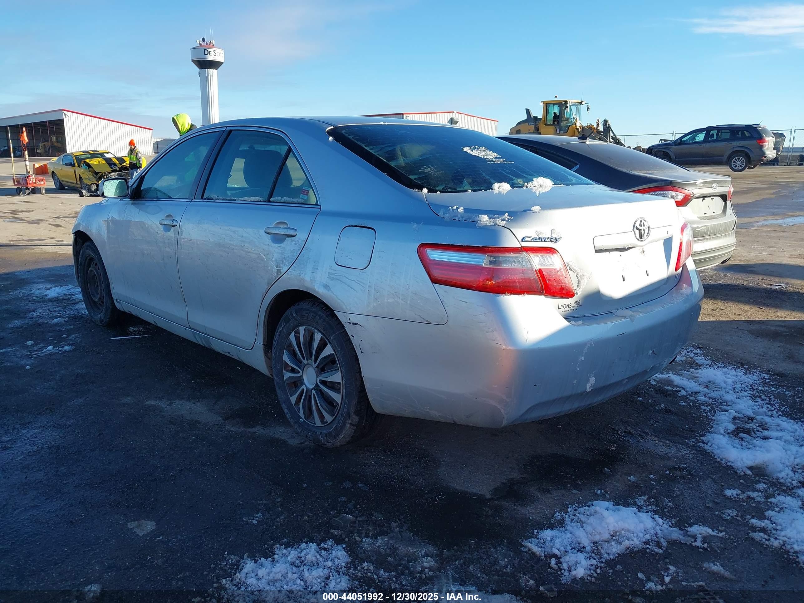 TOYOTA CAMRY image 3