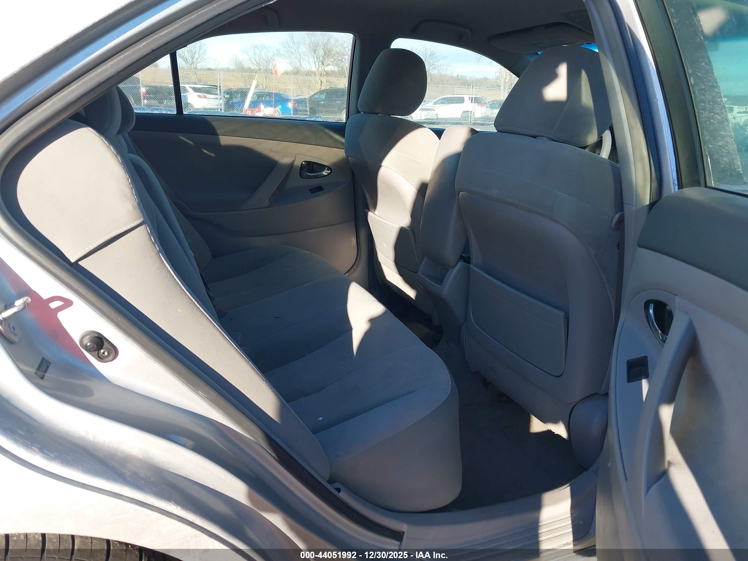 TOYOTA CAMRY image 8