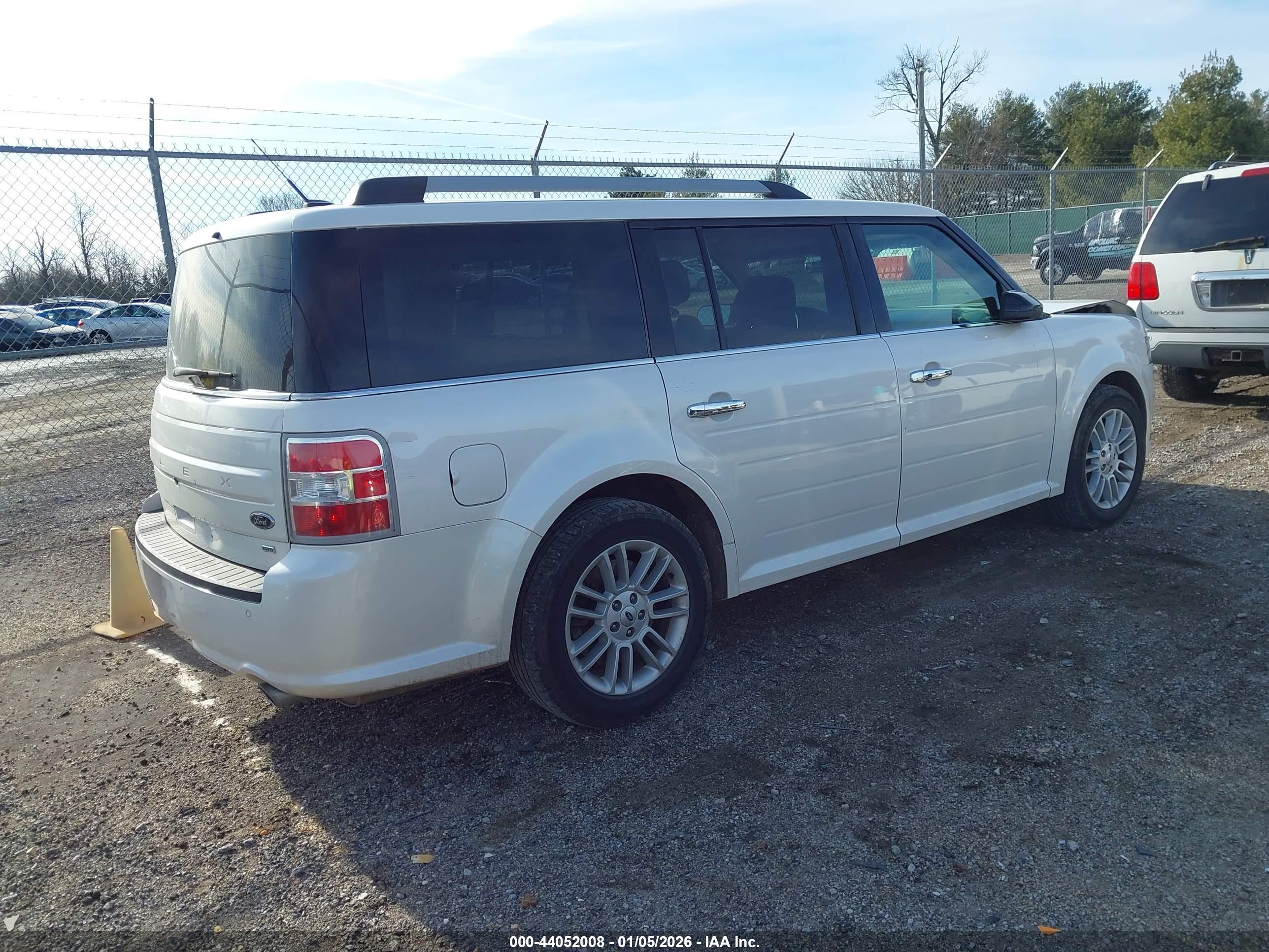 FORD FLEX image 4