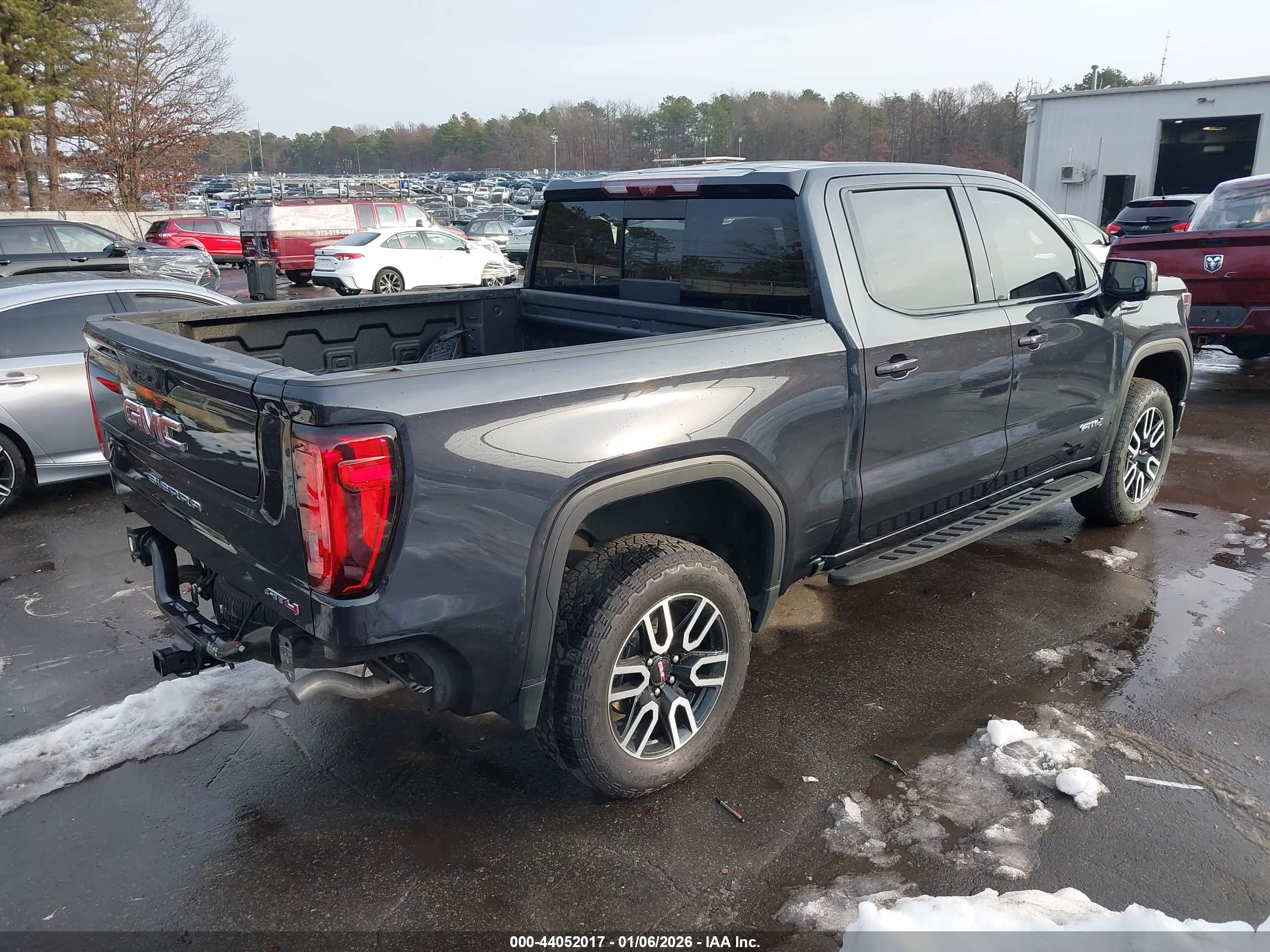 GMC SIERRA image 4