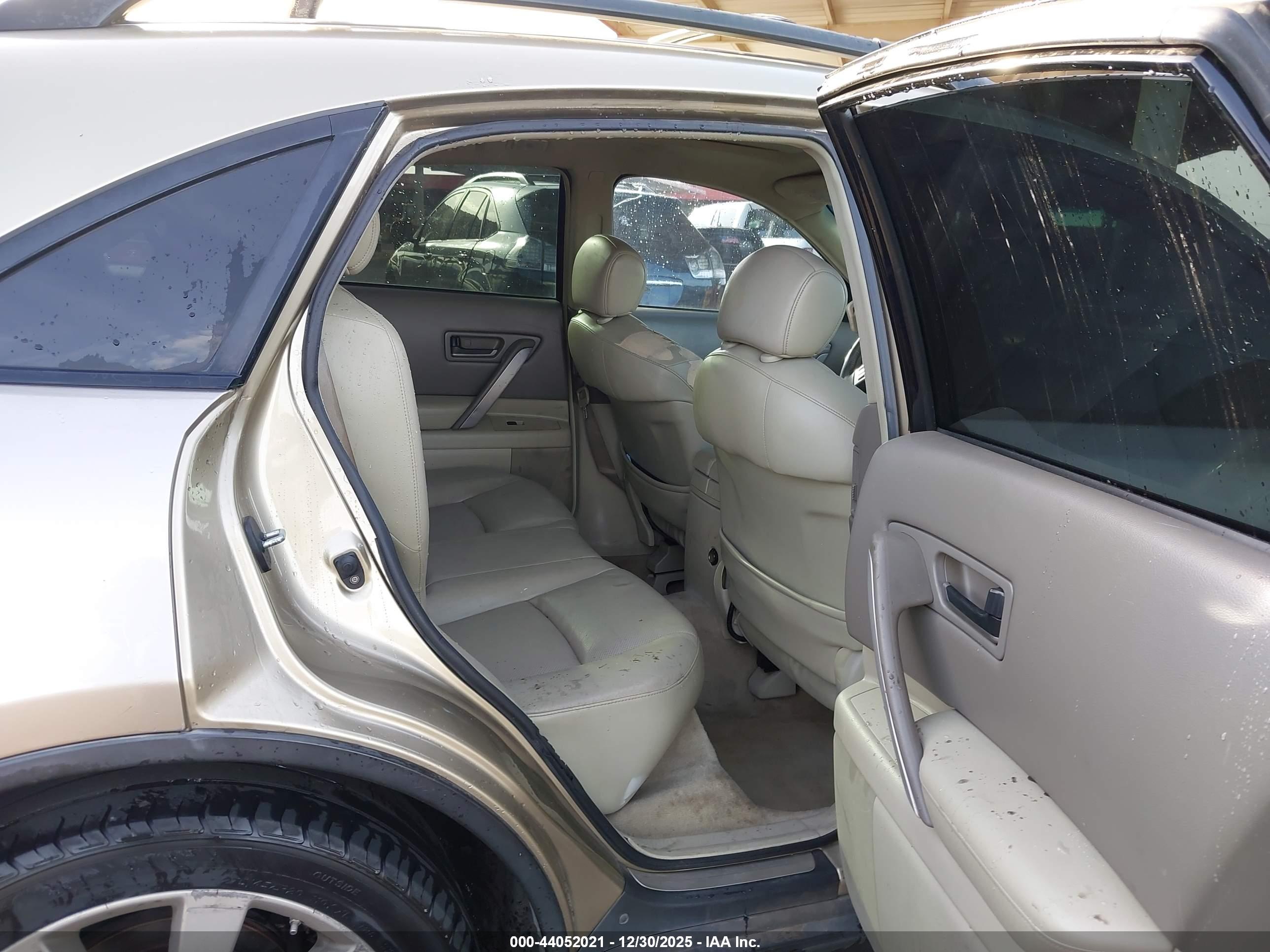 INFINITI FX35 image 8