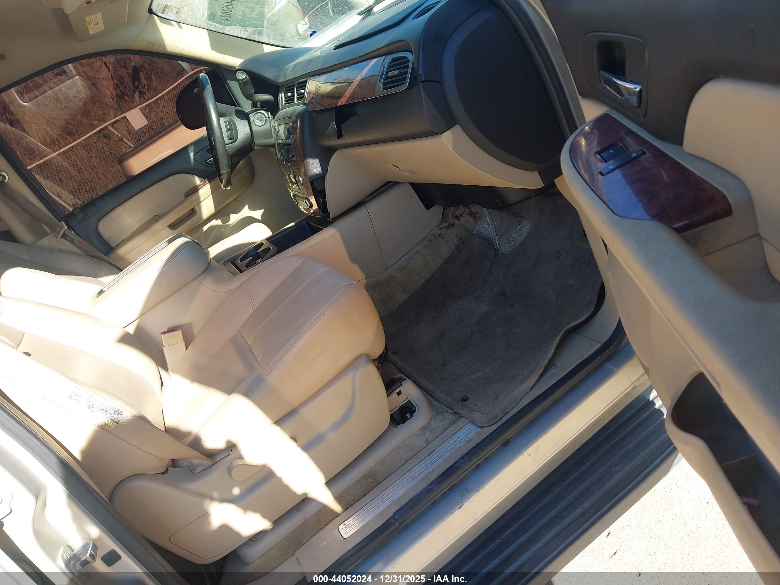 CHEVROLET TAHOE image 5