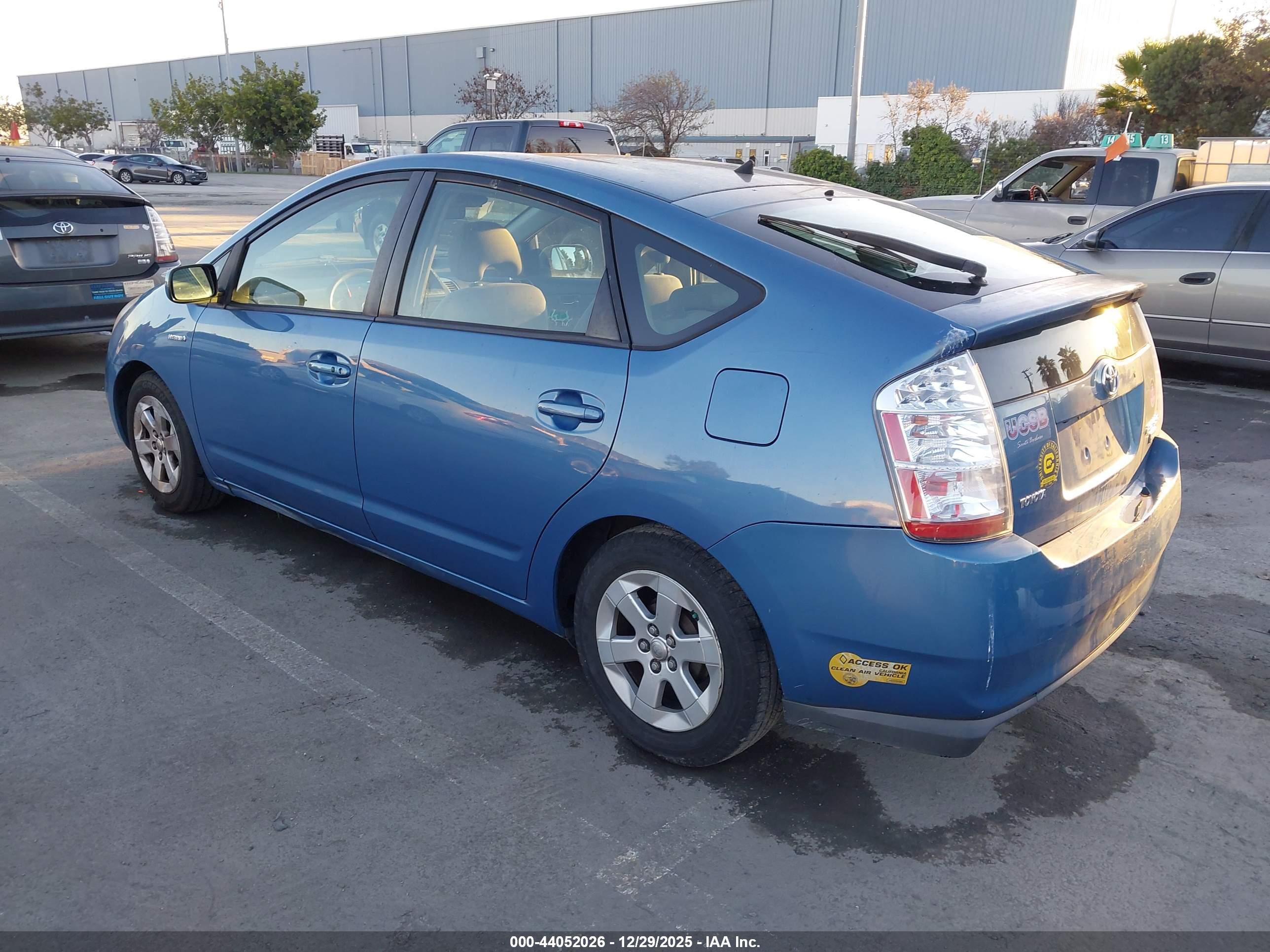TOYOTA PRIUS image 3