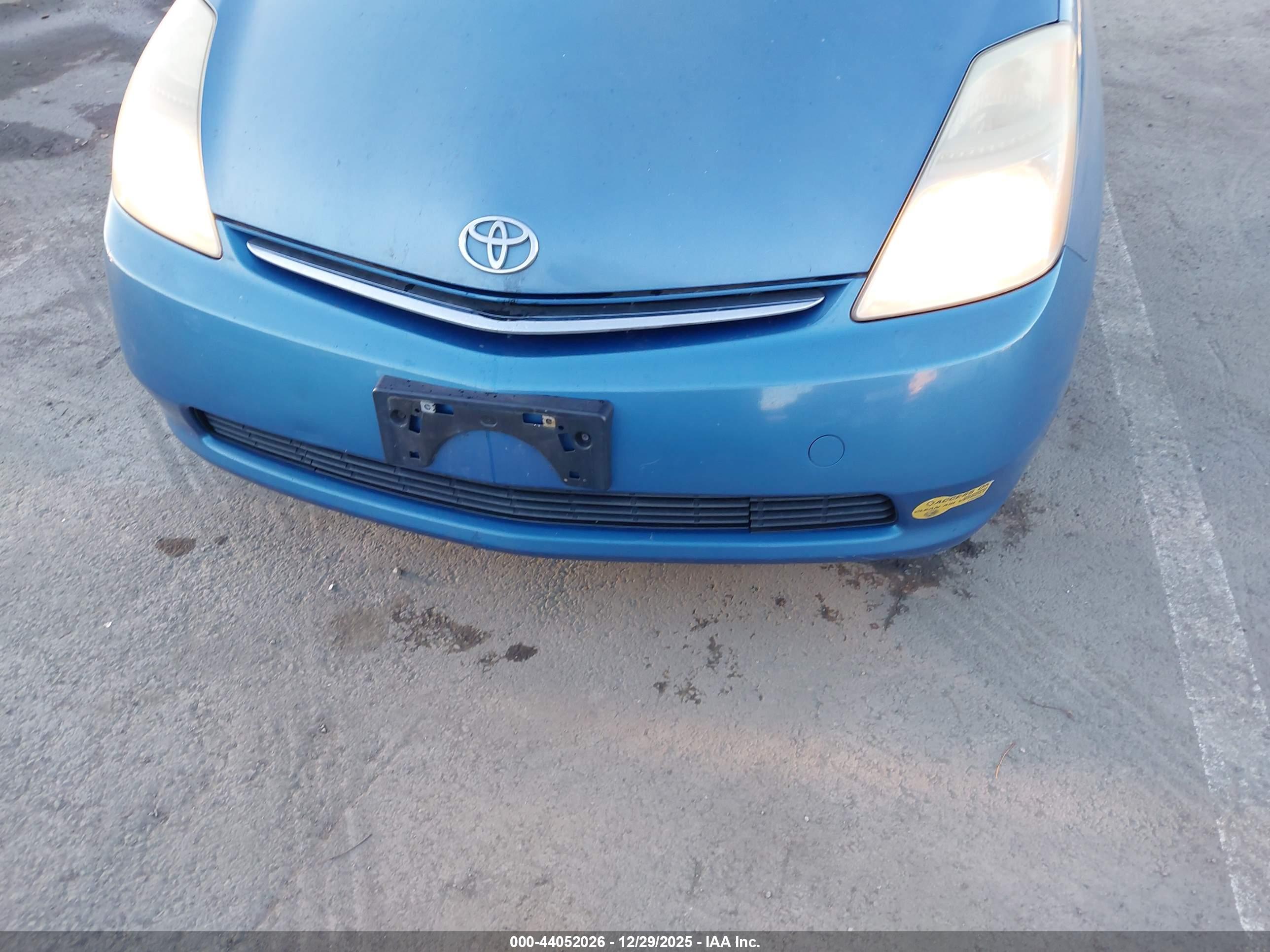 TOYOTA PRIUS image 6