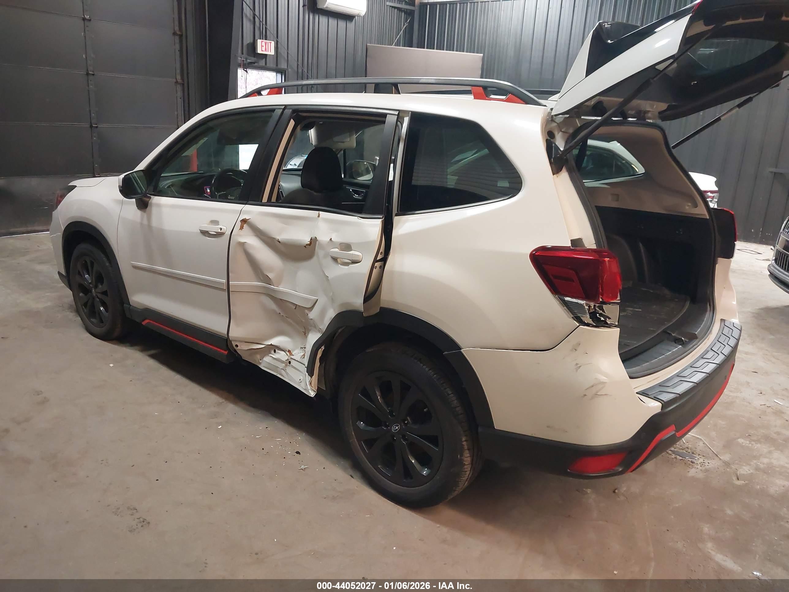 SUBARU FORESTER image 3