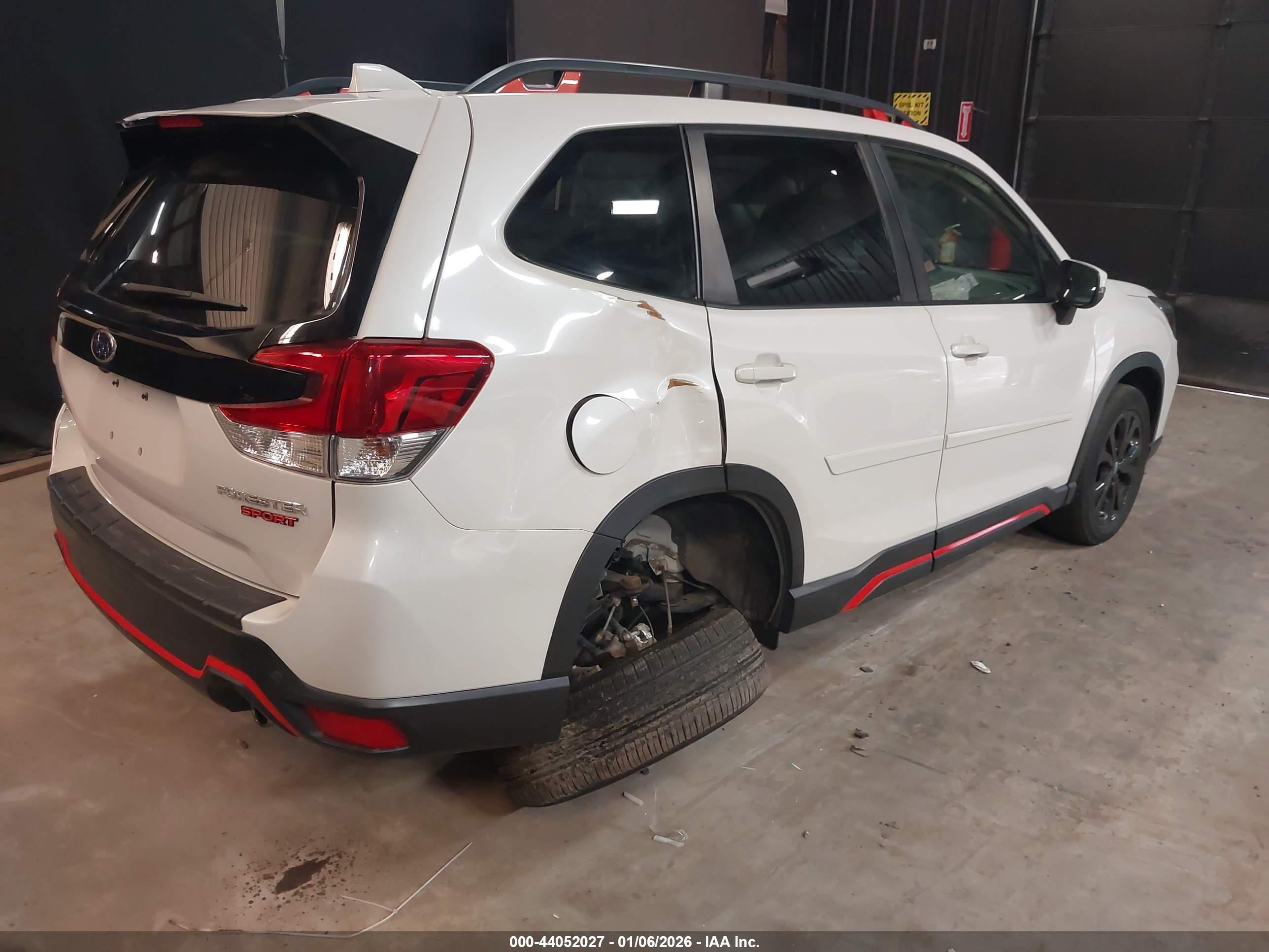 SUBARU FORESTER image 4